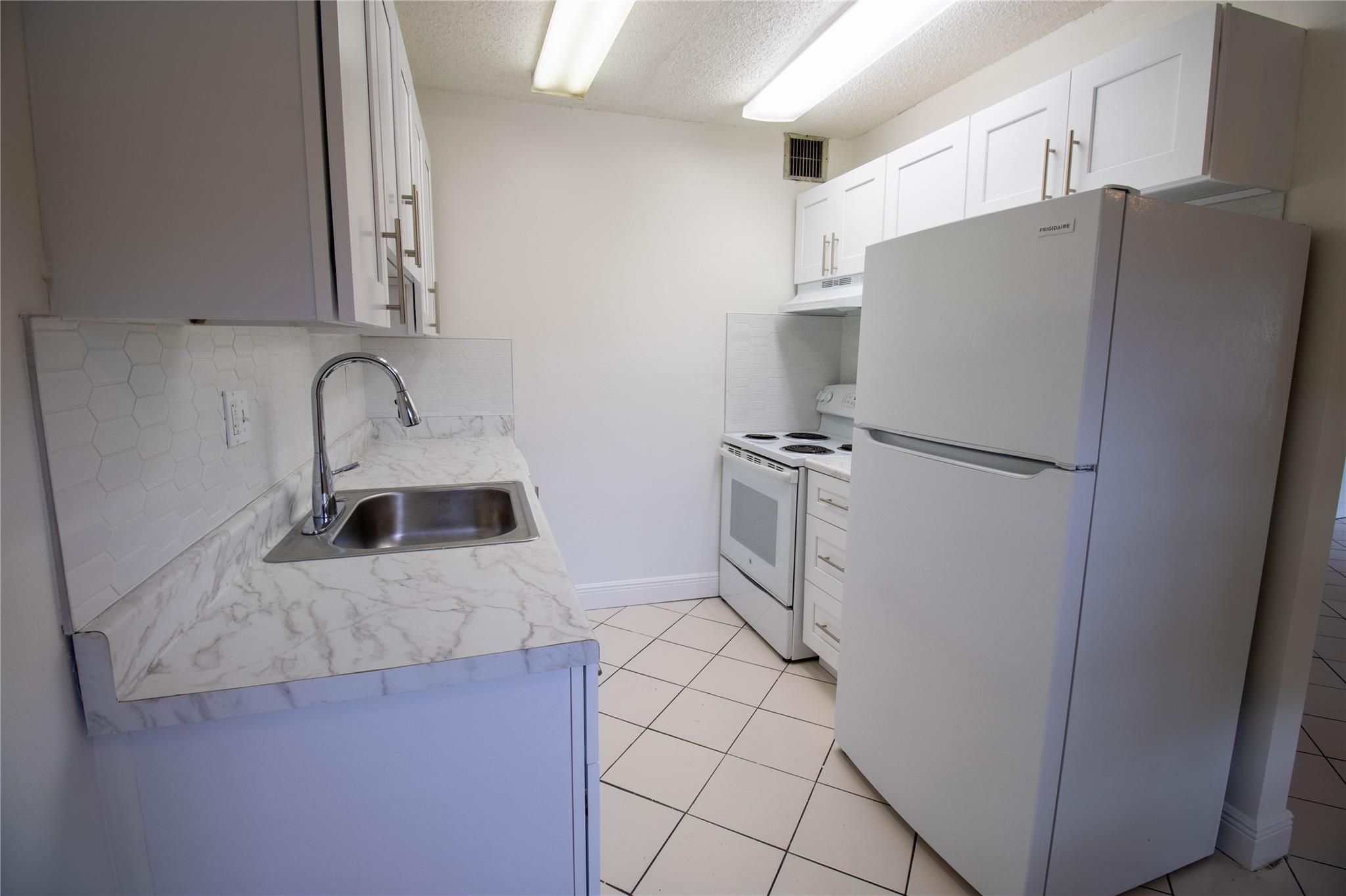 1507 Argyle Dr 106 Property Photo 4