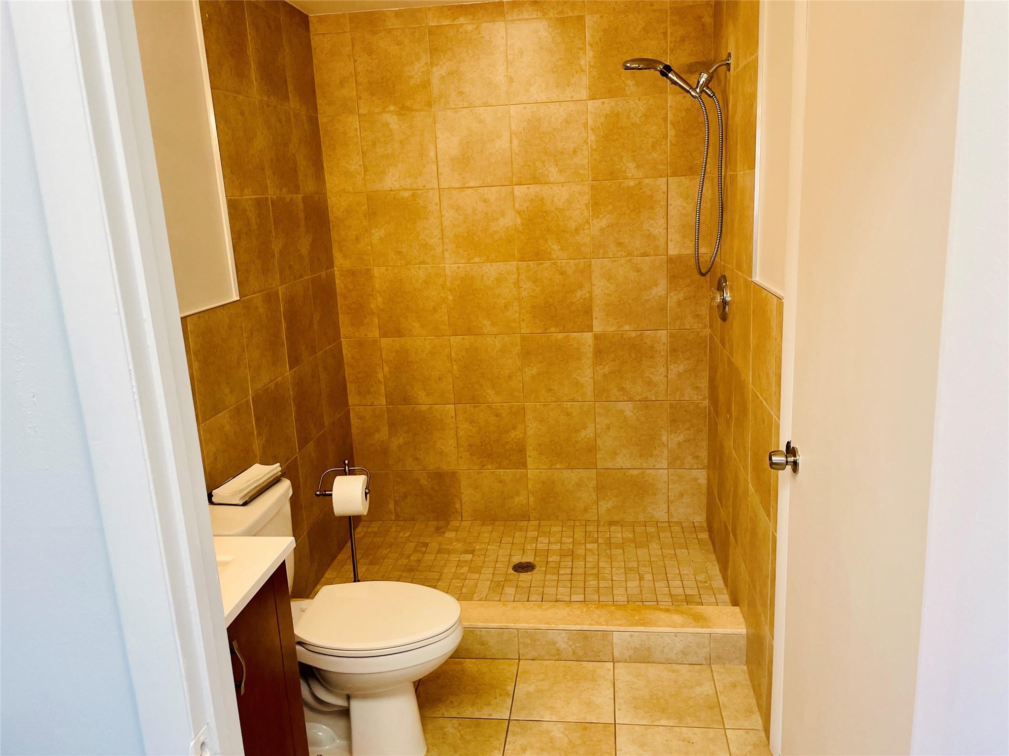 2201 Ne 52nd St Property Photo 23