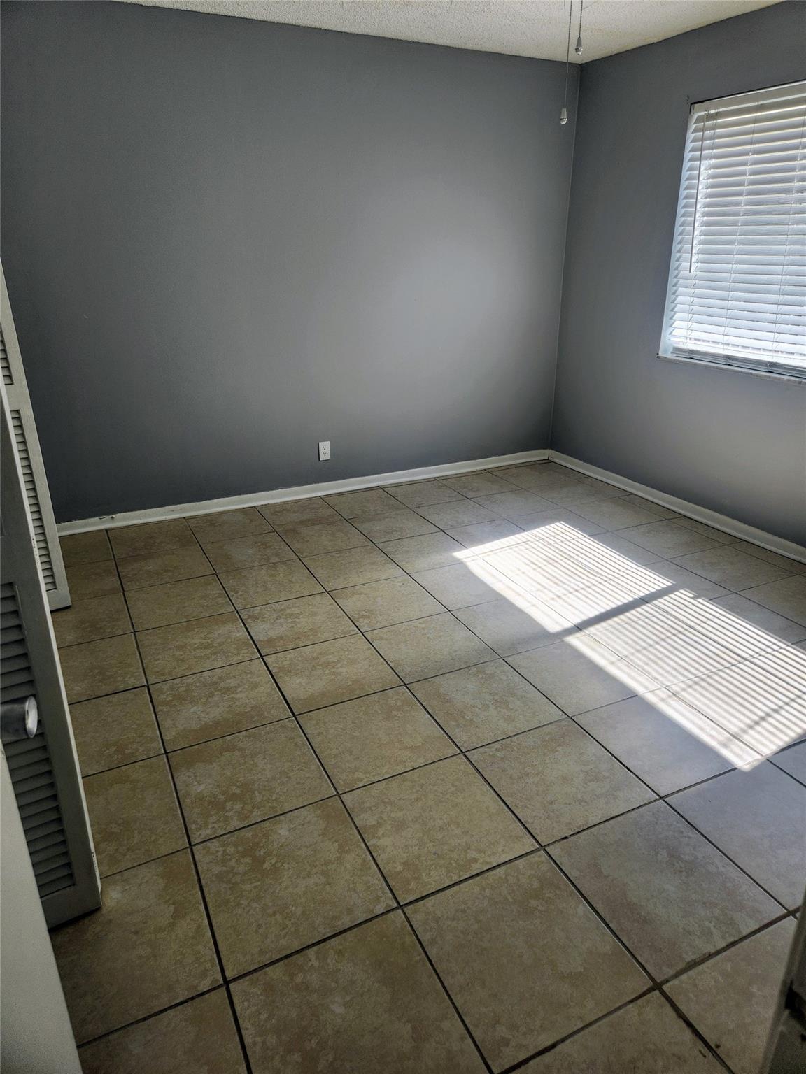 1320 Miami Rd 8 Property Photo 7