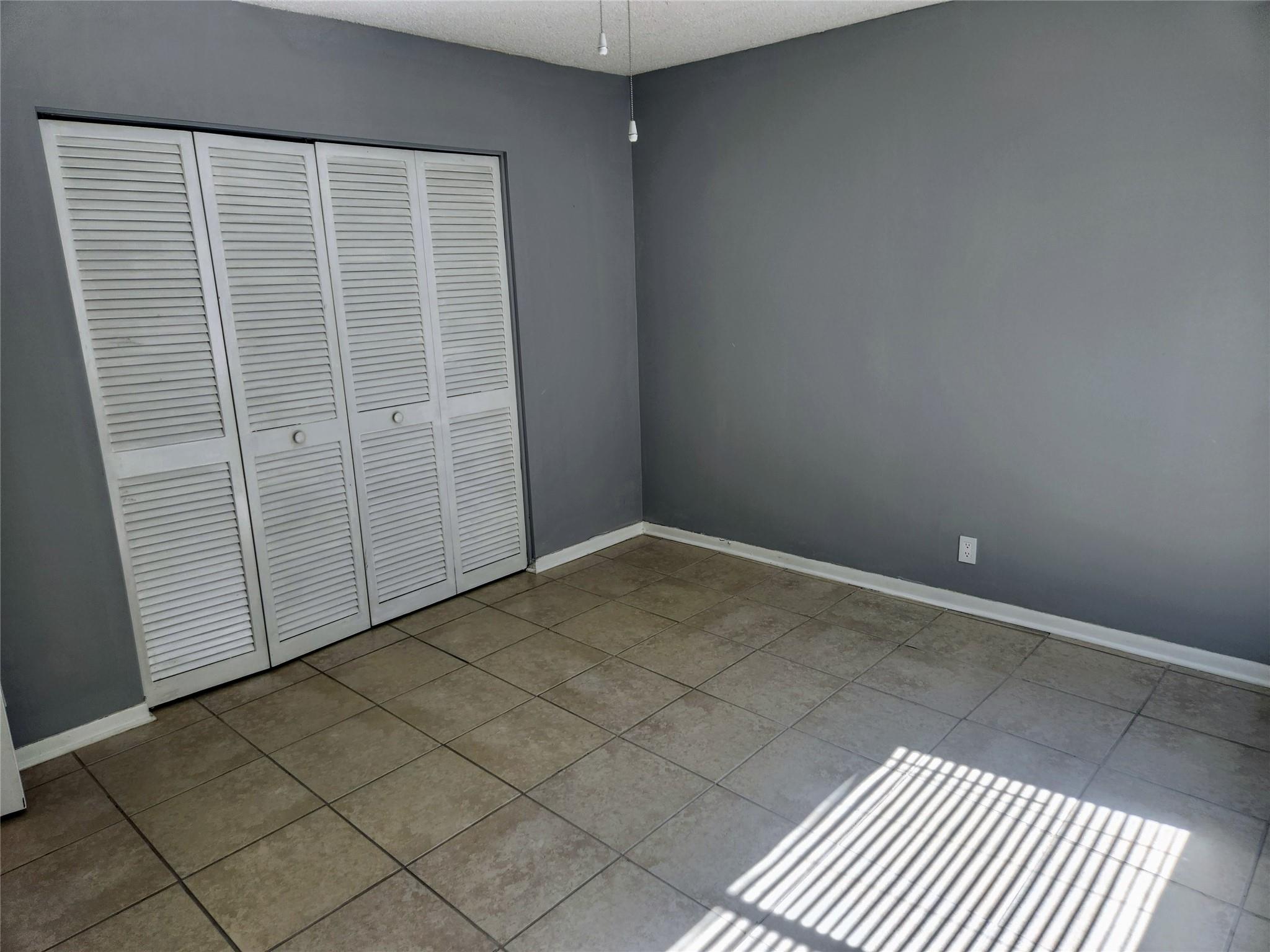 1320 Miami Rd 8 Property Photo 8