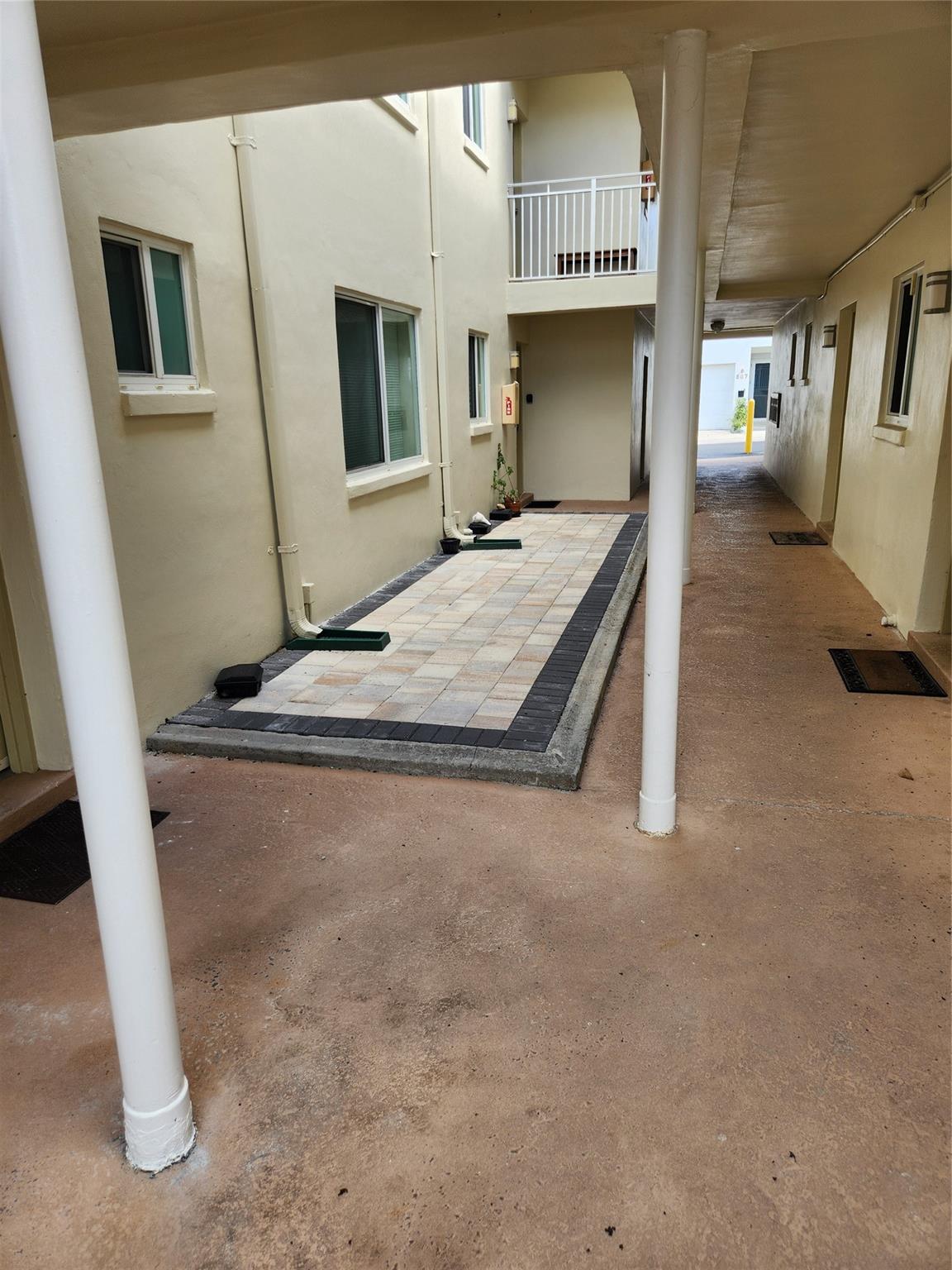 1320 Miami Rd 8 Property Photo 13