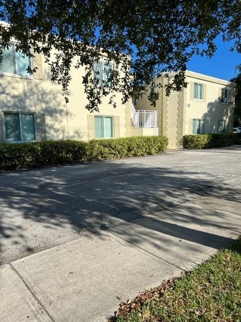 1320 Miami Rd 8 Property Photo 15