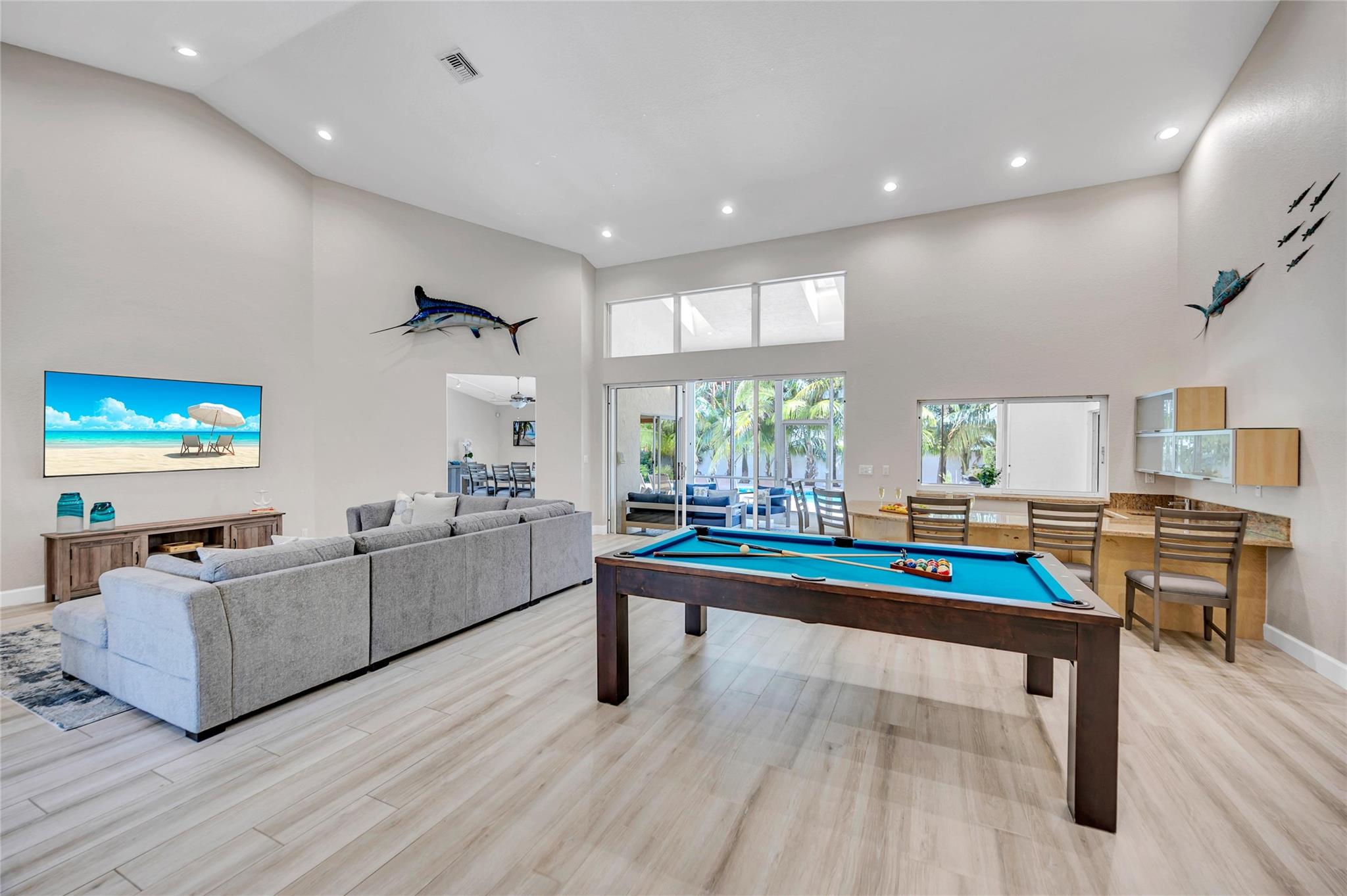 1643 Seabreeze Blvd Property Photo 12