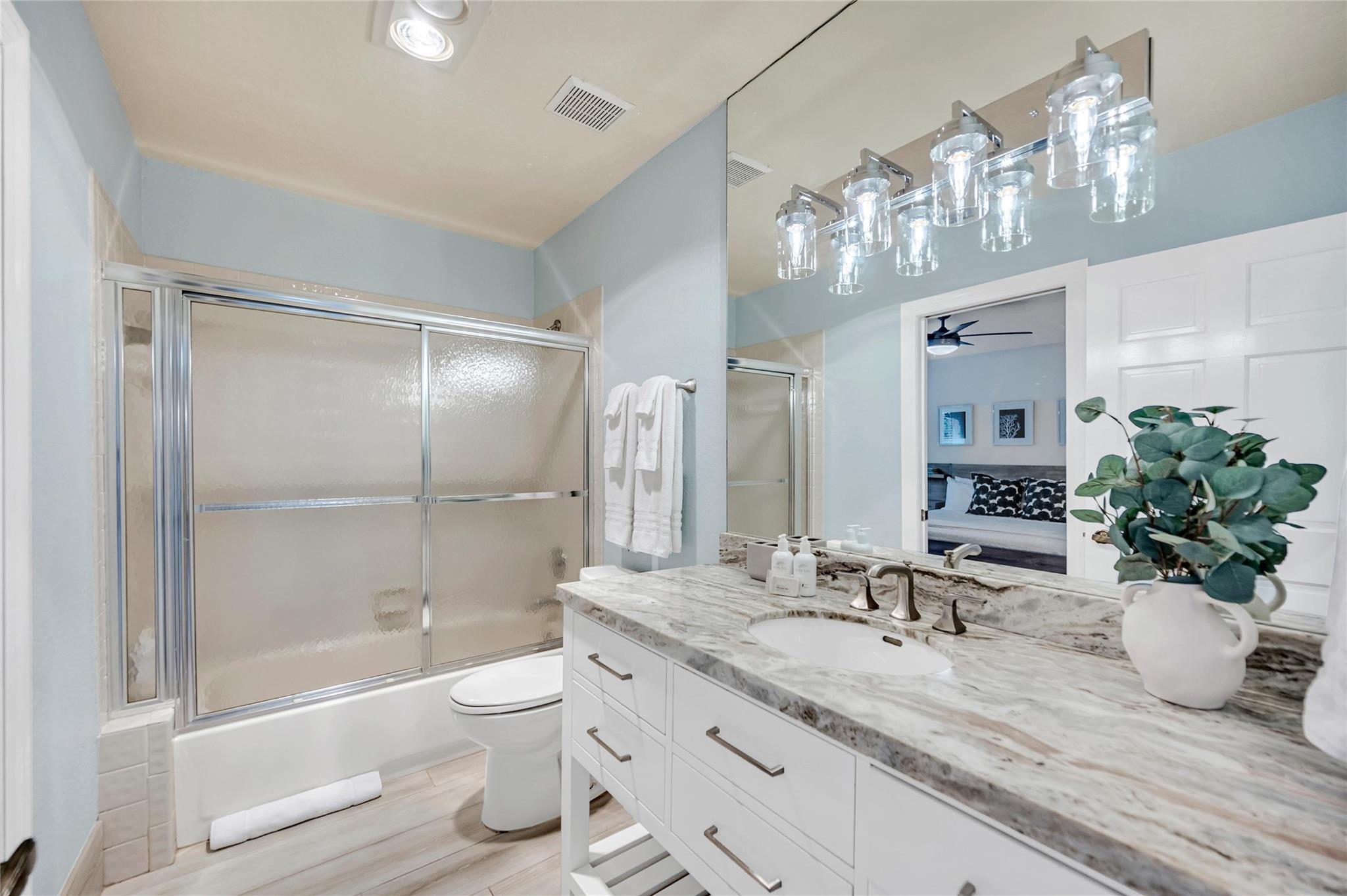 1643 Seabreeze Blvd Property Photo 28