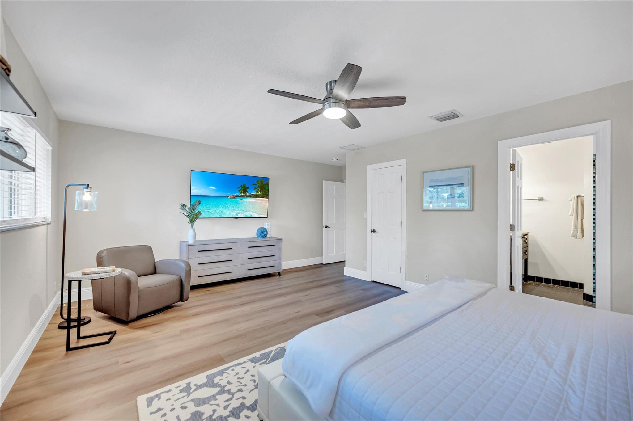 1643 Seabreeze Blvd Property Photo 30