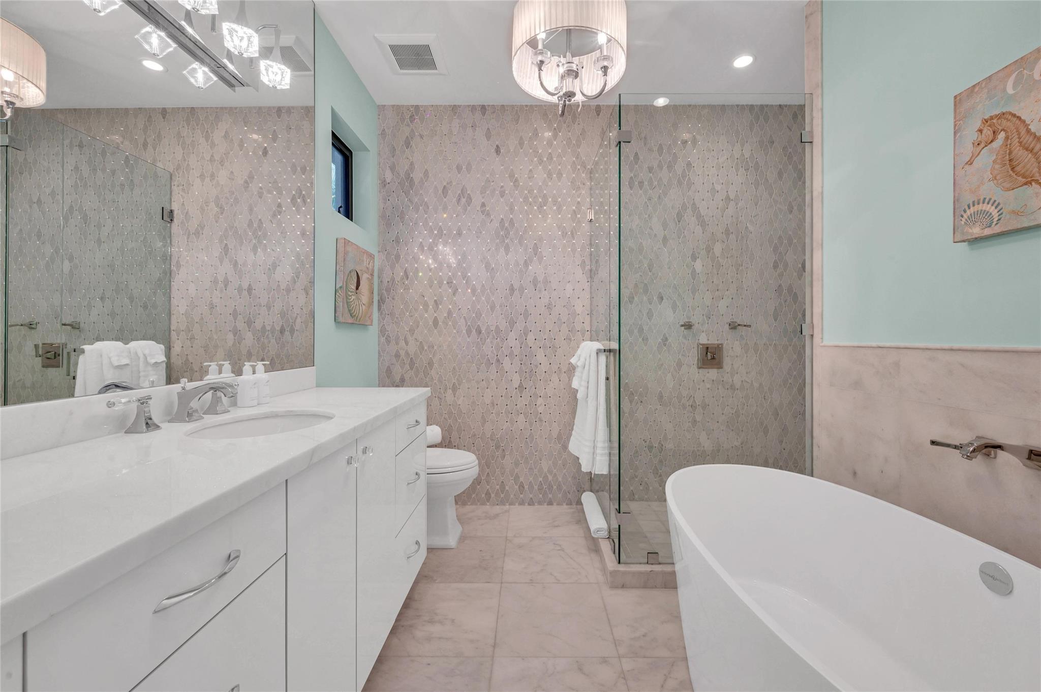 156 Fiesta Way Property Photo 22