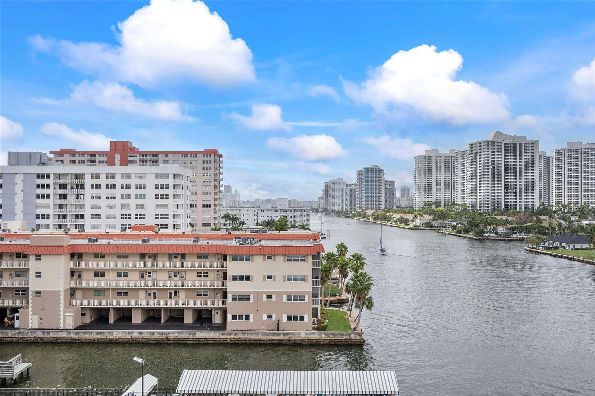 2017 S Ocean Drive 710 Property Photo 4