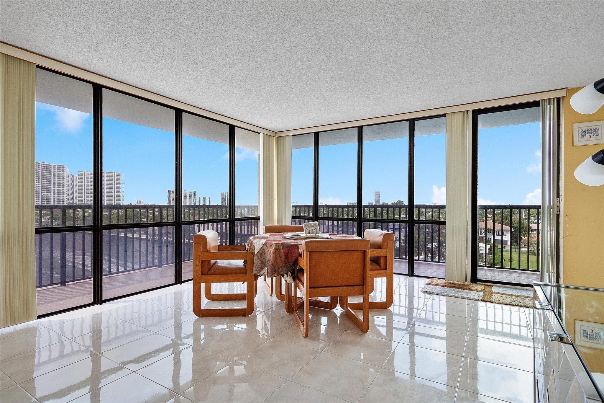 2017 S Ocean Drive 710 Property Photo 9