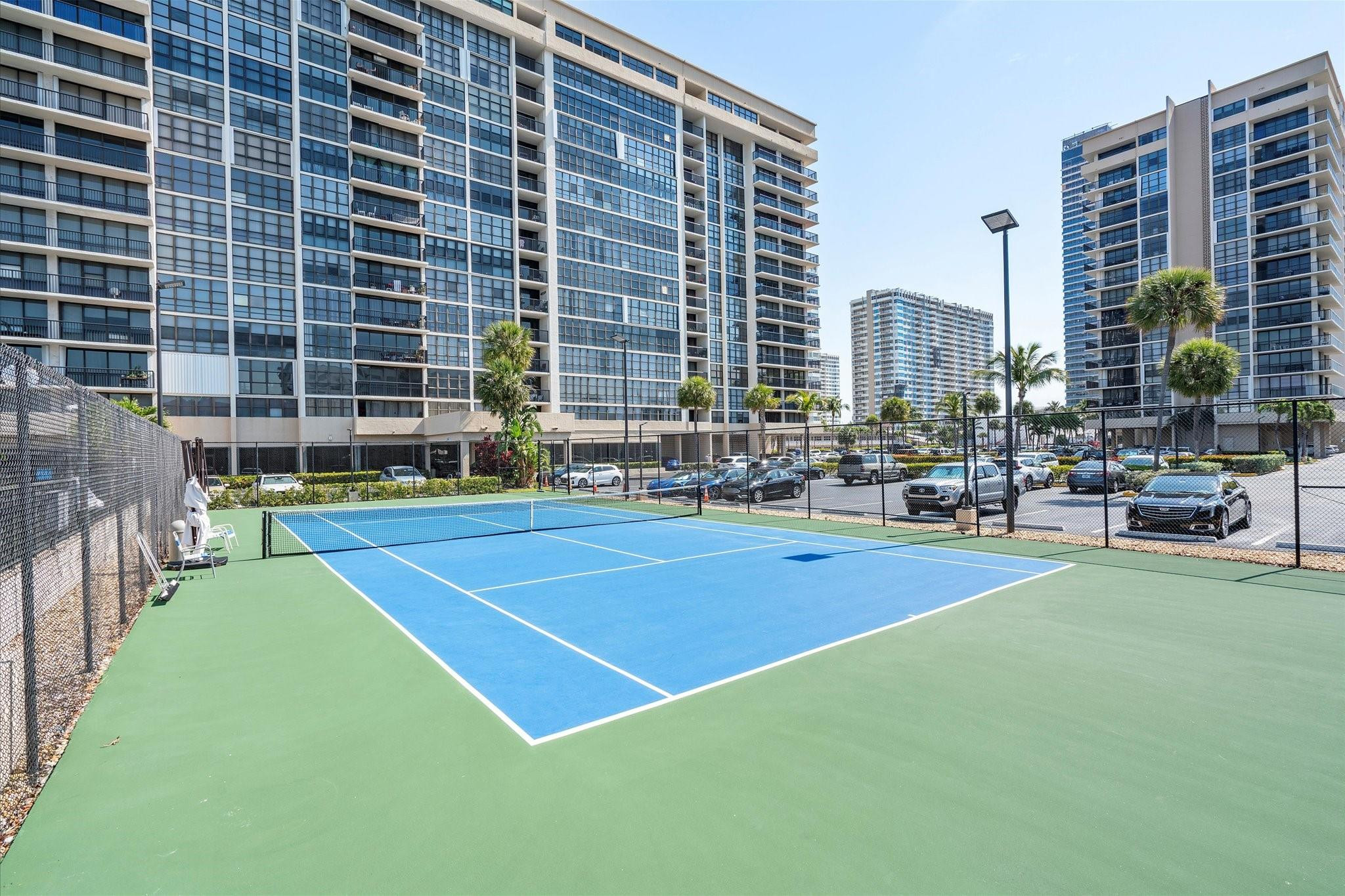 2017 S Ocean Drive 710 Property Photo 10