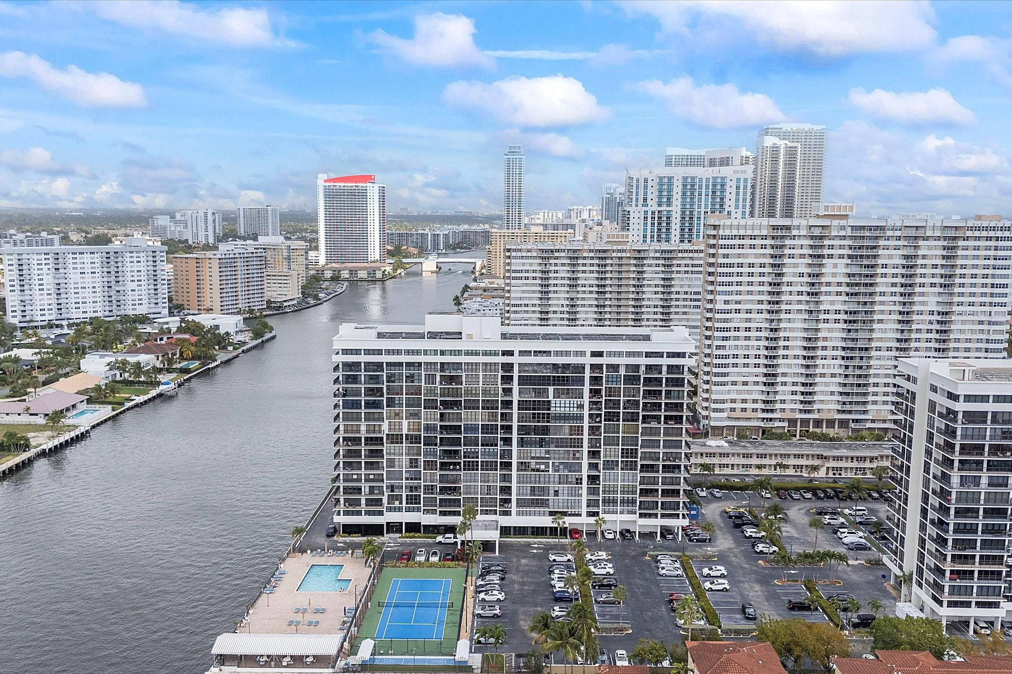 2017 S Ocean Drive 710 Property Photo 11