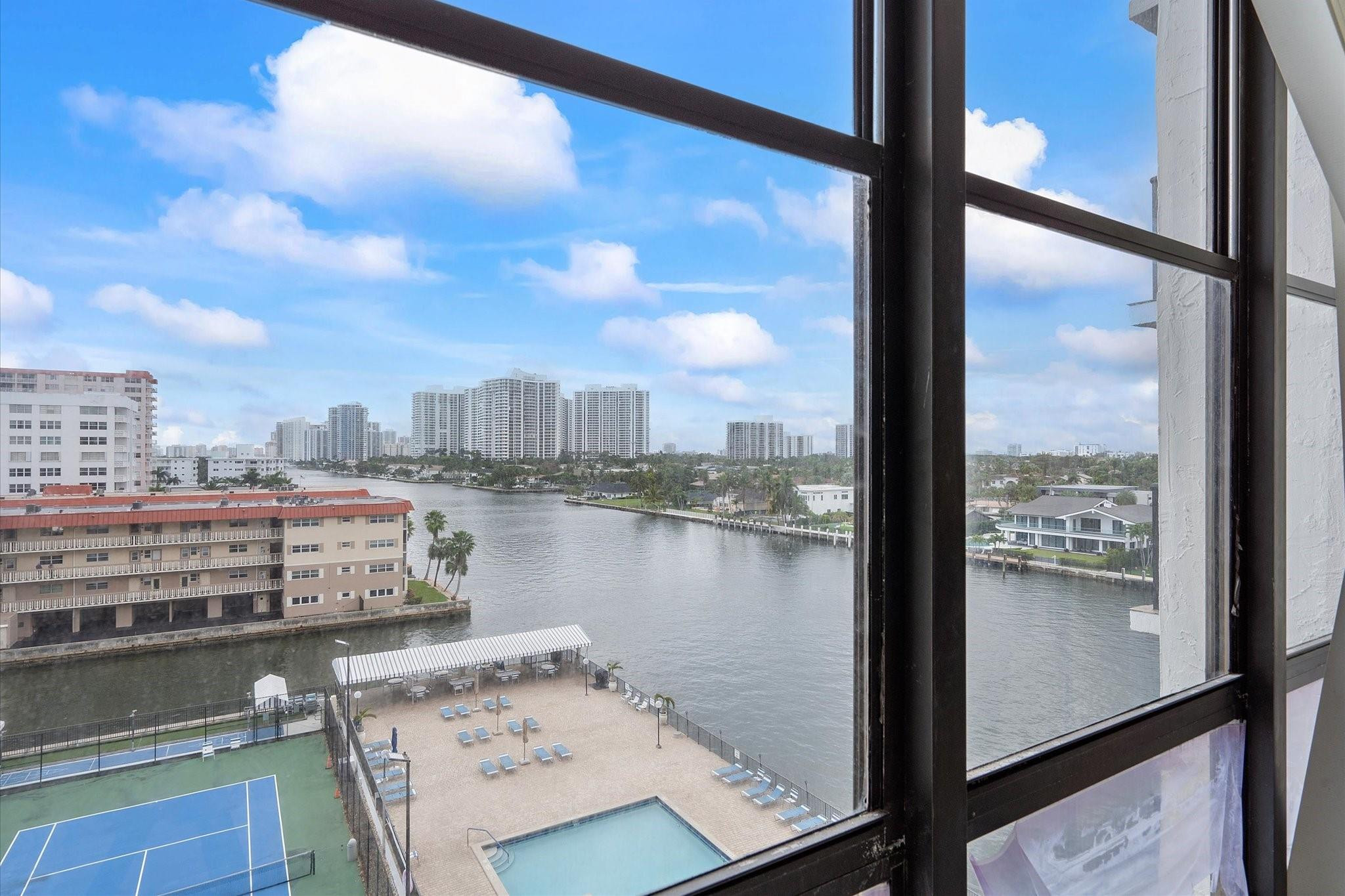 2017 S Ocean Drive 710 Property Photo 12