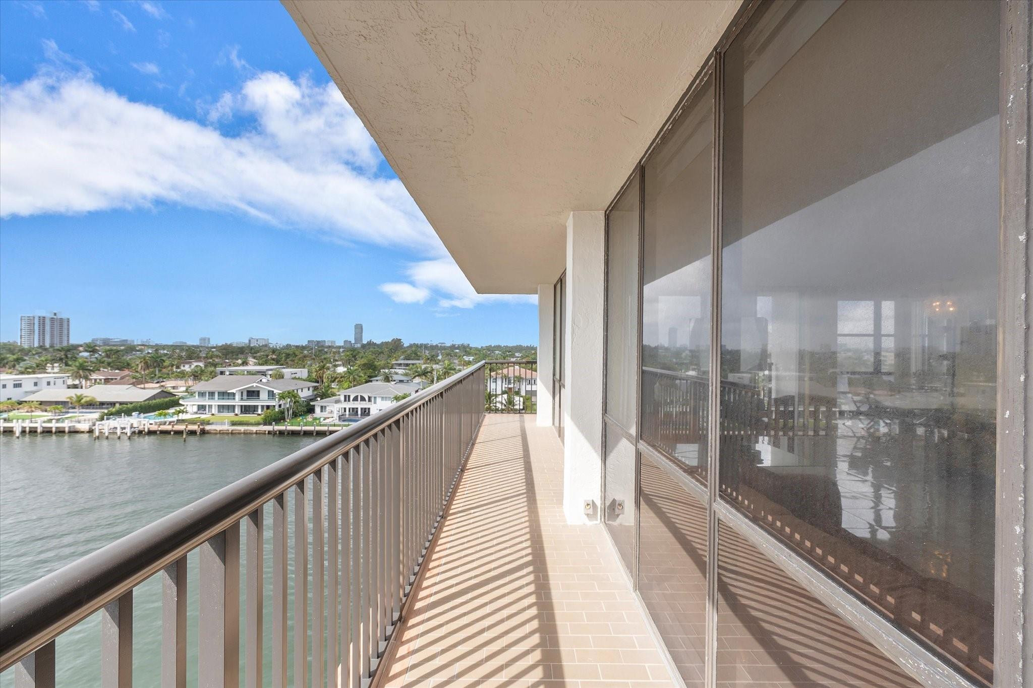2017 S Ocean Drive 710 Property Photo 17