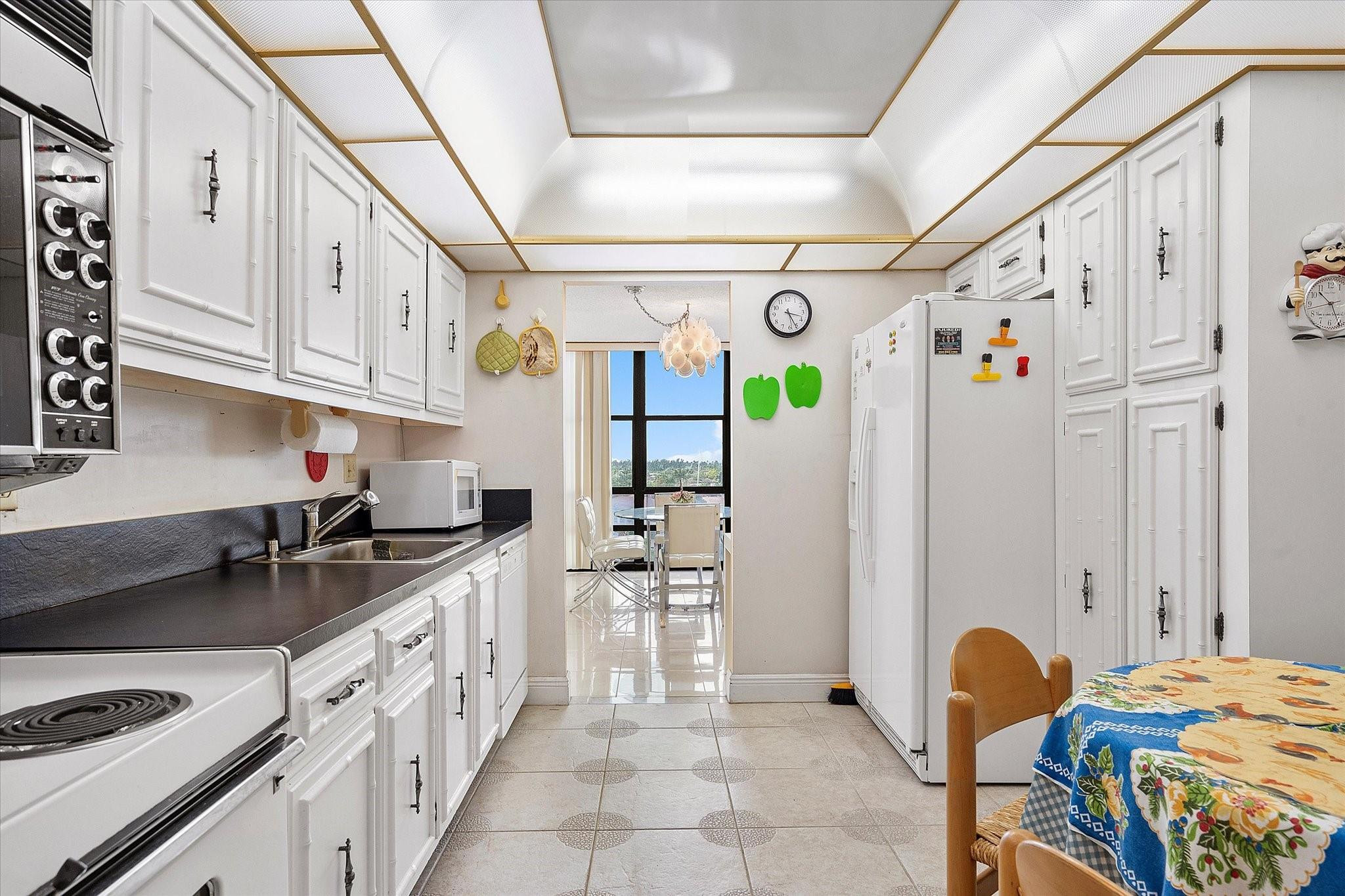 2017 S Ocean Drive 710 Property Photo 22