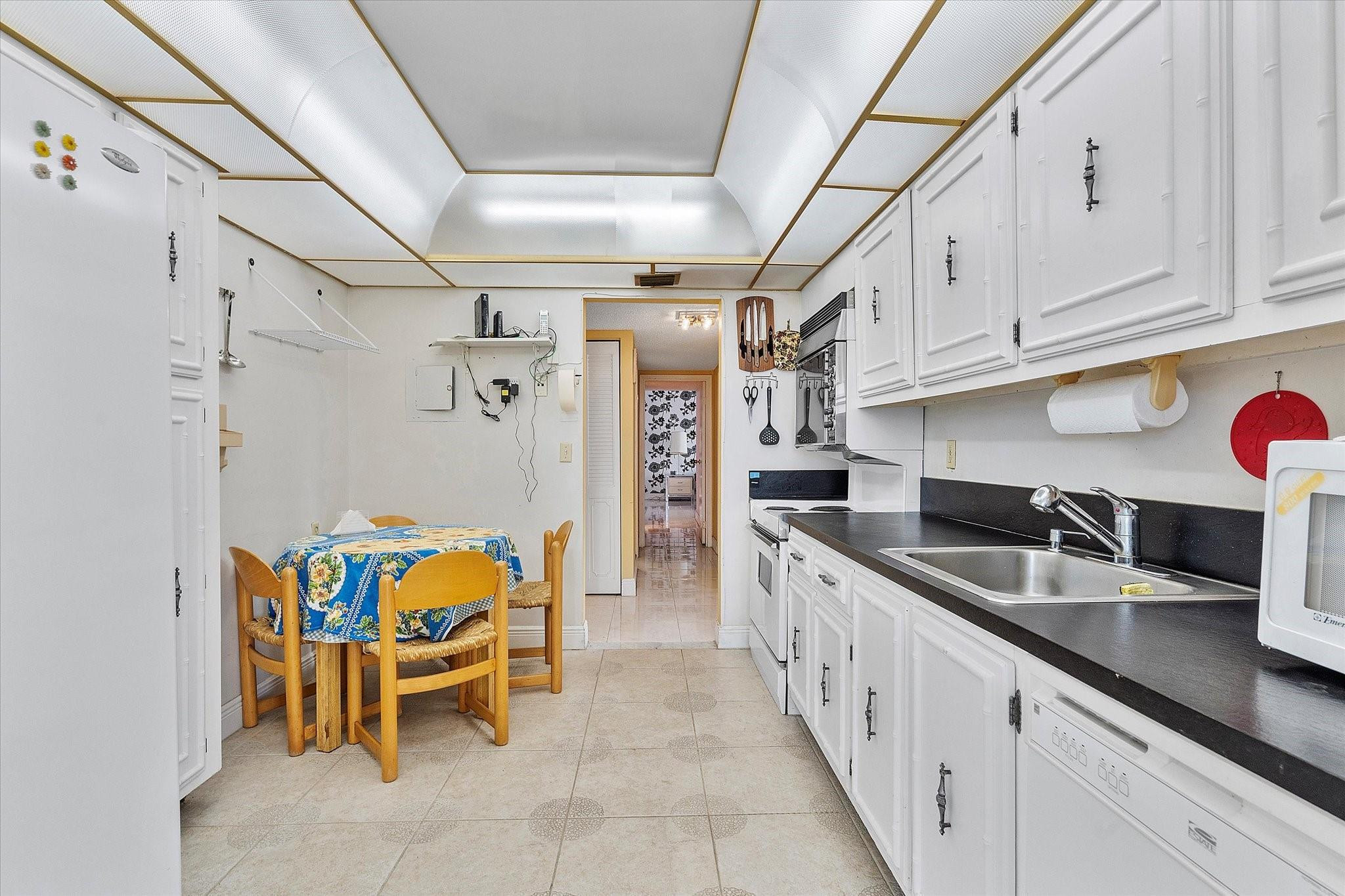 2017 S Ocean Drive 710 Property Photo 25