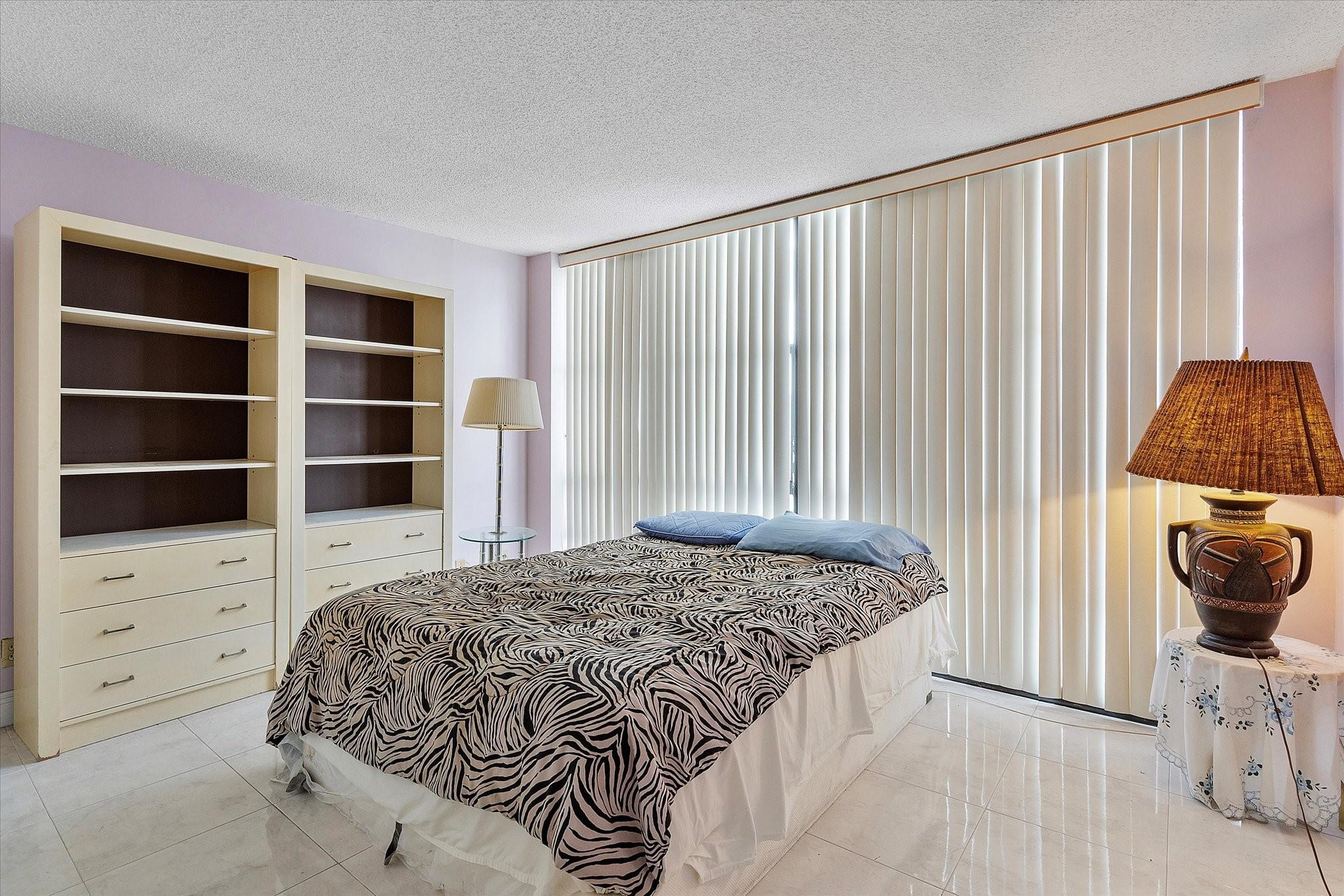 2017 S Ocean Drive 710 Property Photo 28