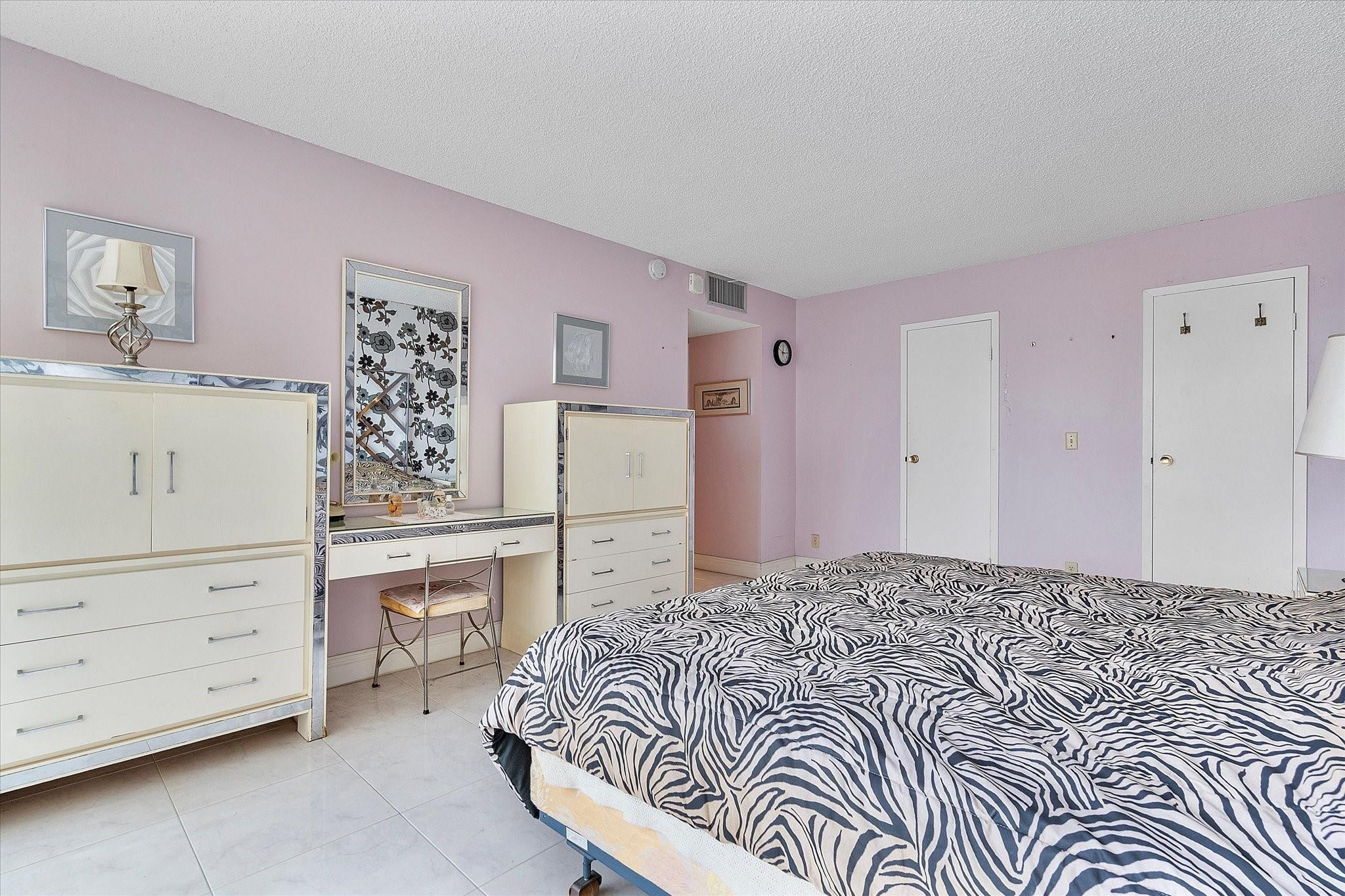 2017 S Ocean Drive 710 Property Photo 34