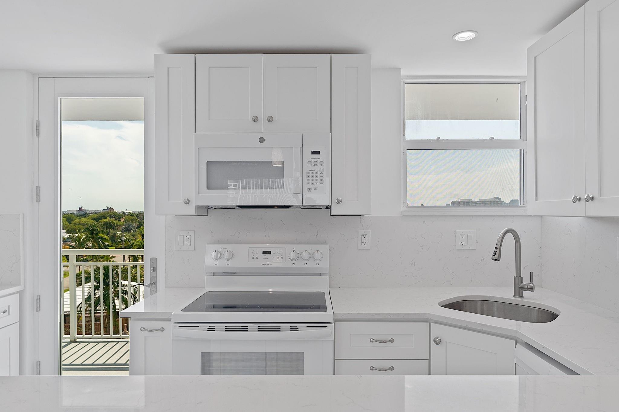 1920 S Ocean Dr 609 Property Photo 21