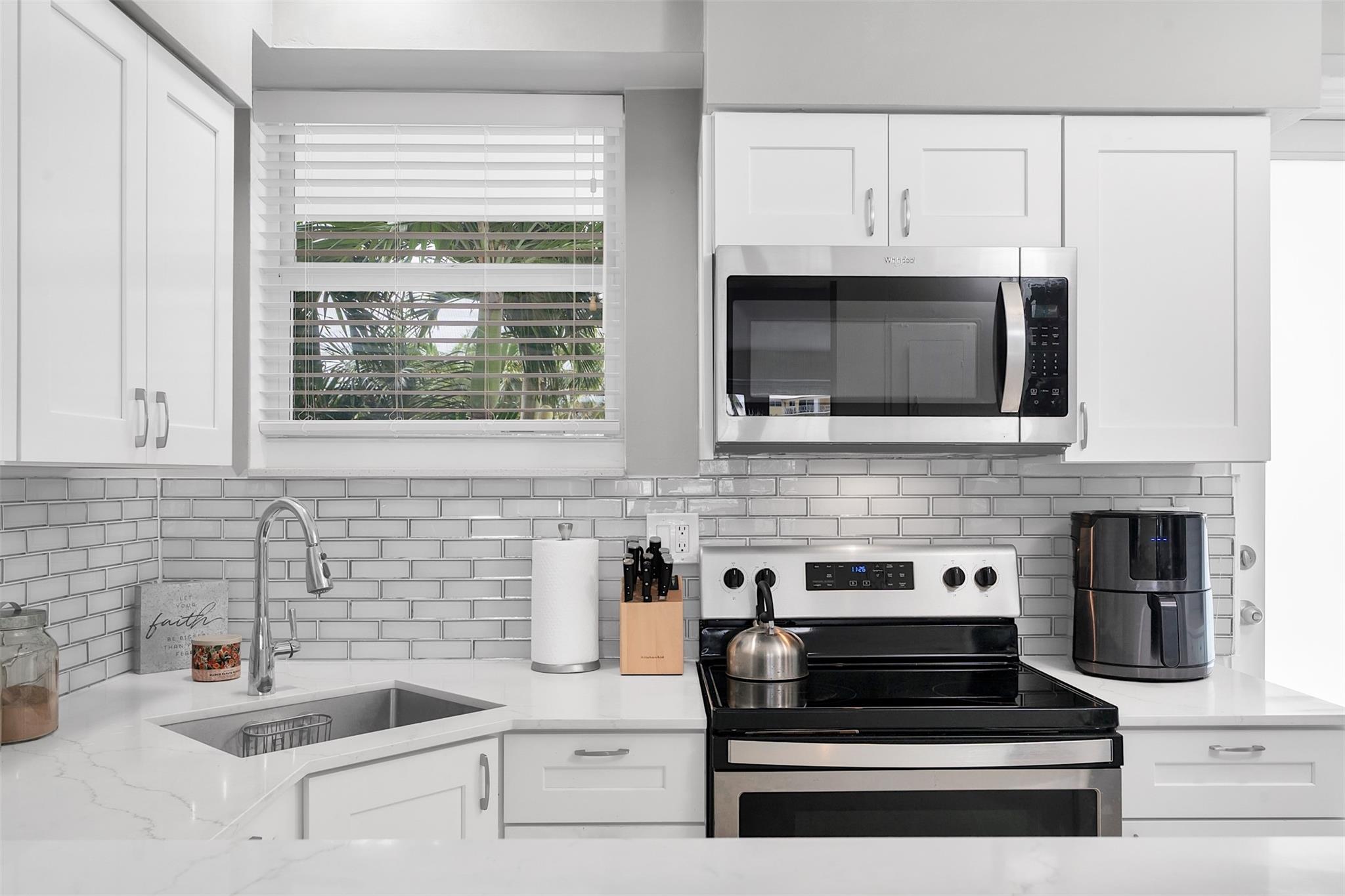 1920 S Ocean Dr 208 Property Photo 19