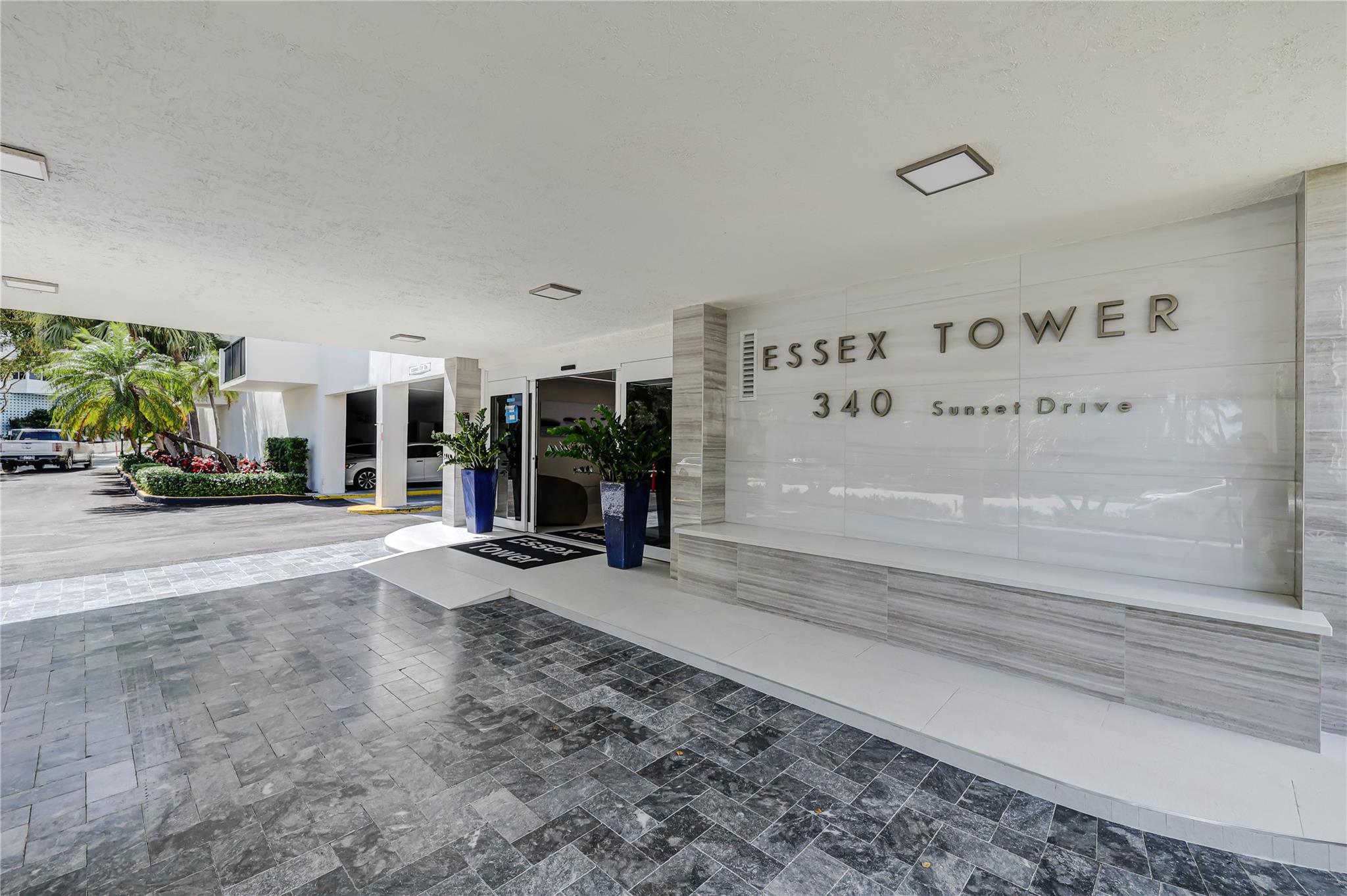 340 Sunset Dr 1504 Property Photo 1