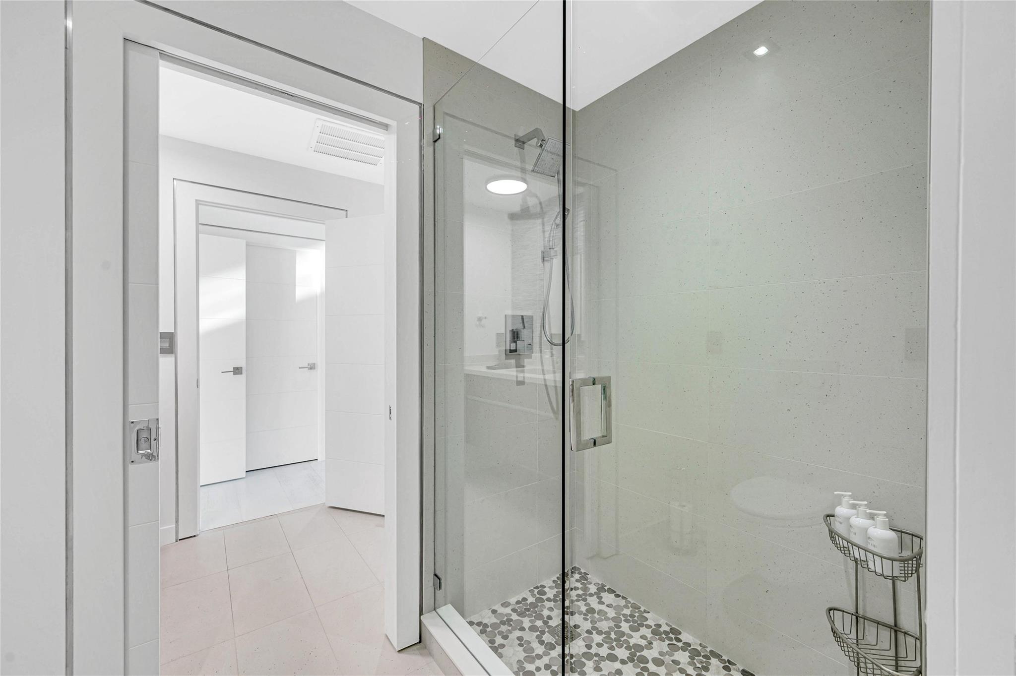 1430 S Ocean Dr Property Photo 33