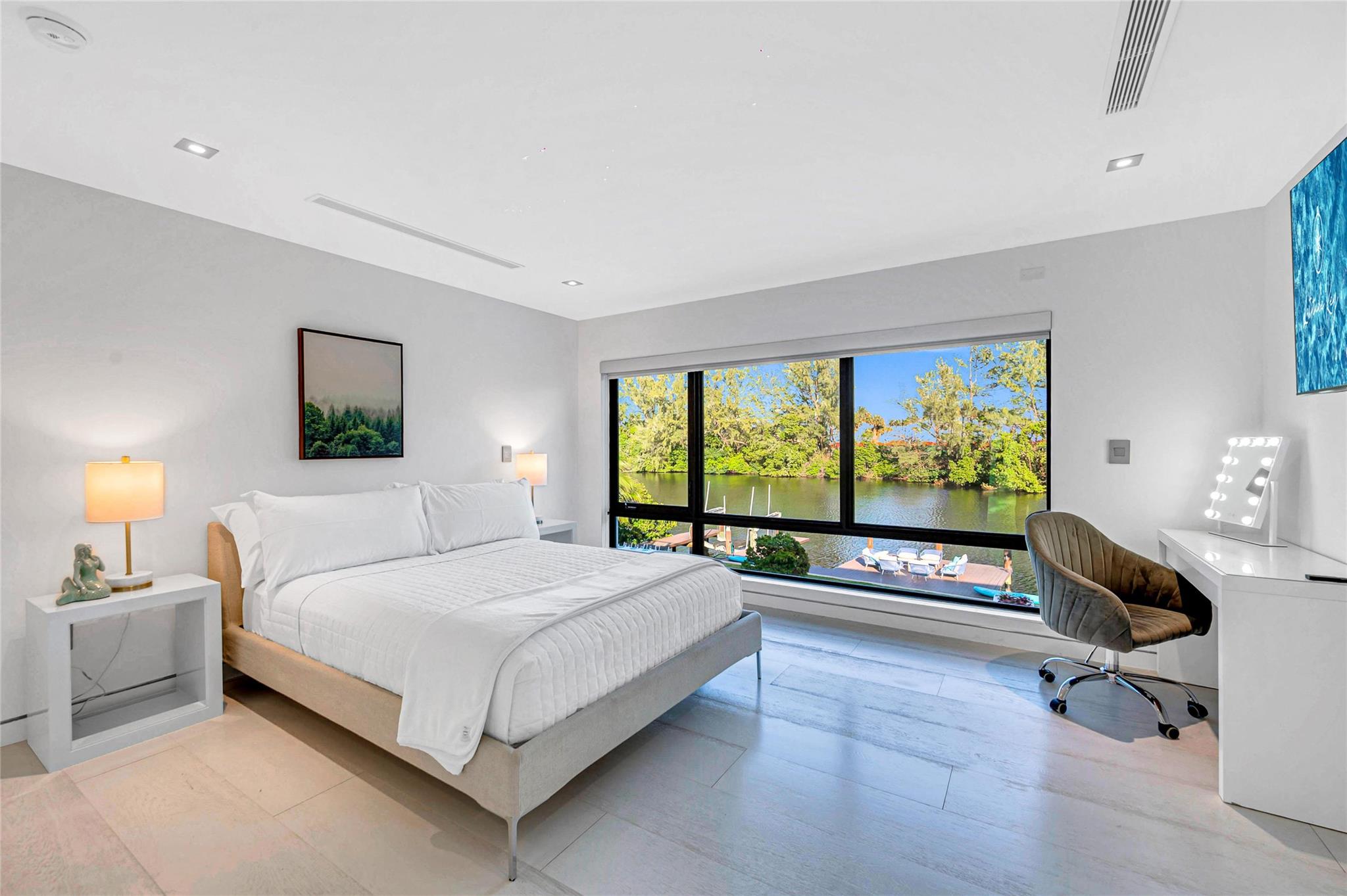 1430 S Ocean Dr Property Photo 35