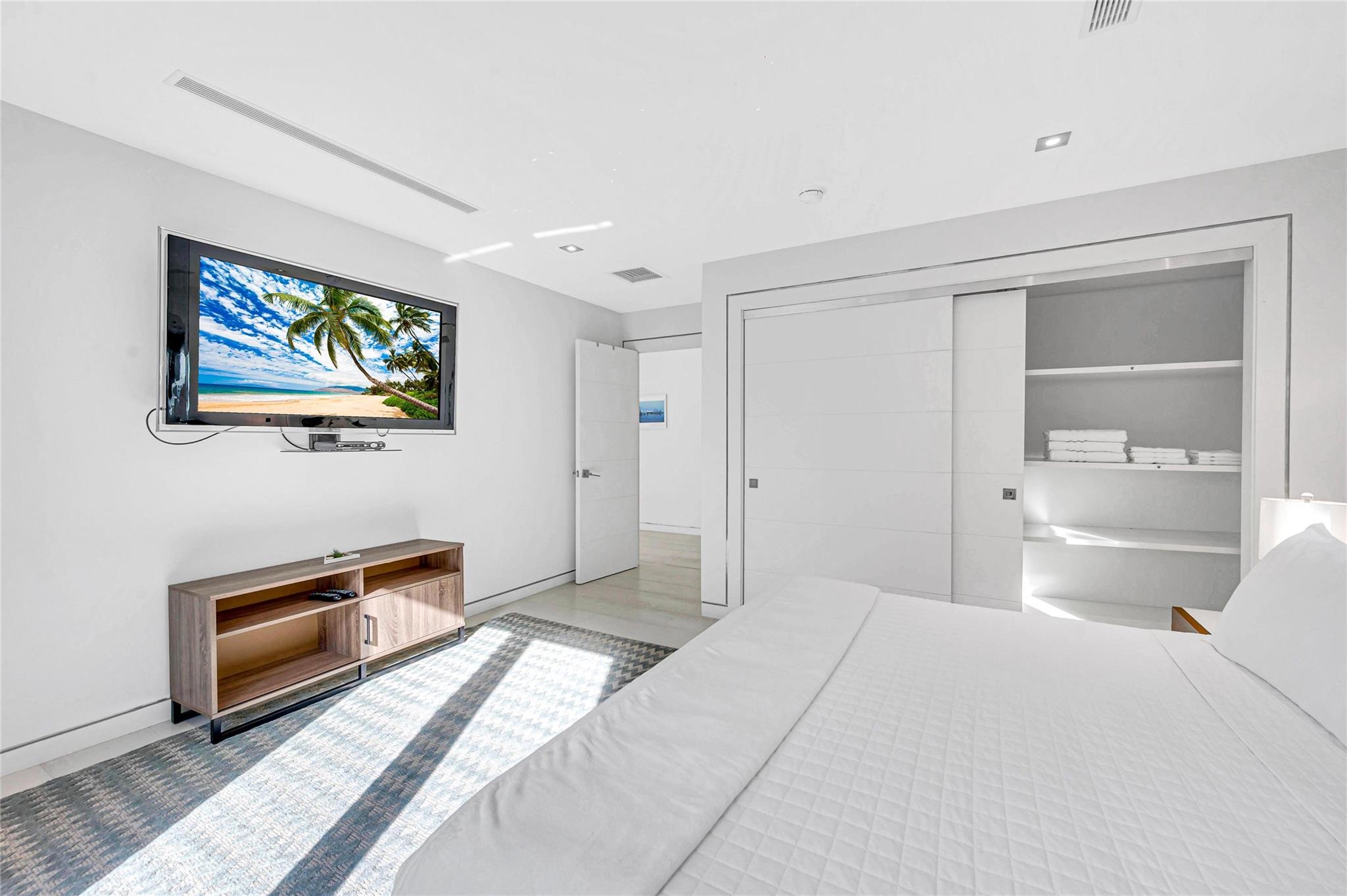 1430 S Ocean Dr Property Photo 38