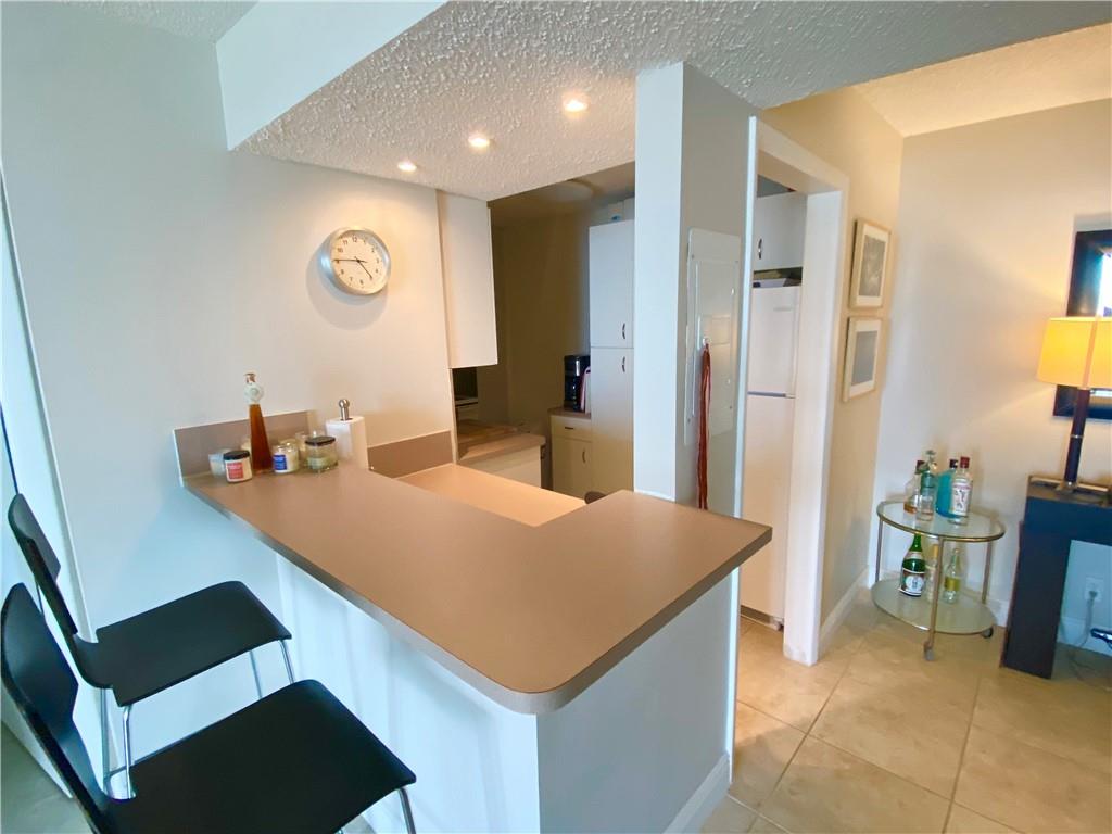 1 Las Olas Circle 1413 Property Photo 10