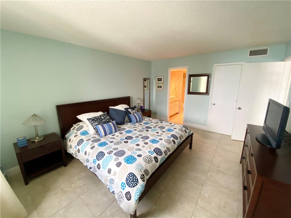 1 Las Olas Circle 1413 Property Photo 12