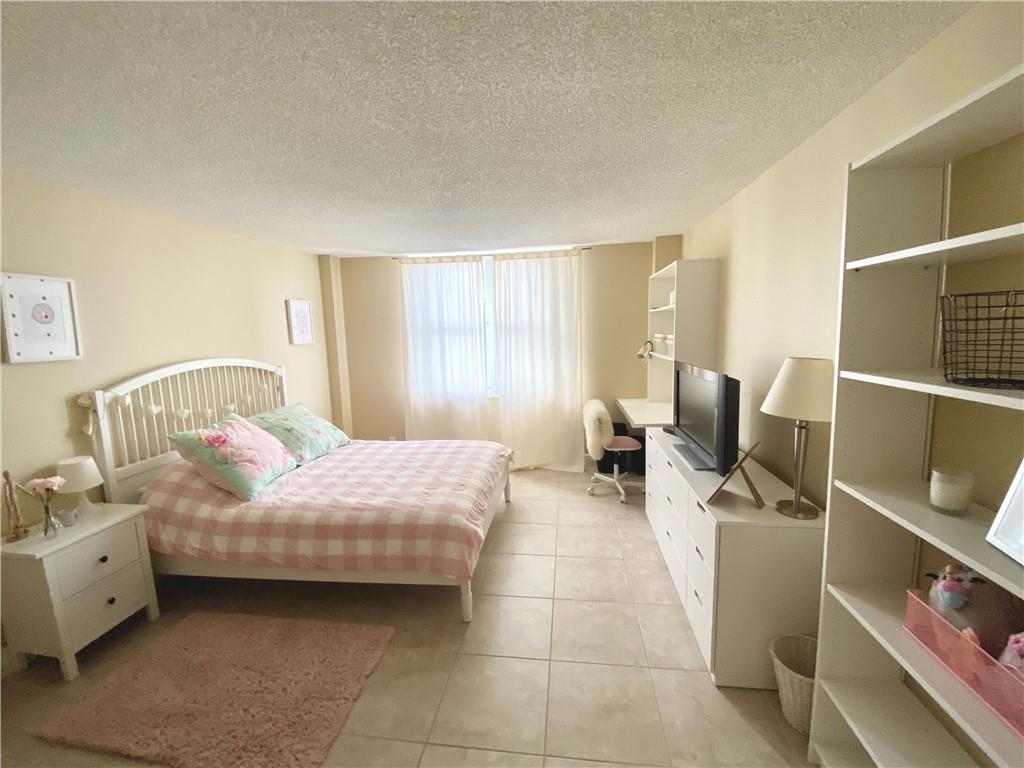 1 Las Olas Circle 1413 Property Photo 15
