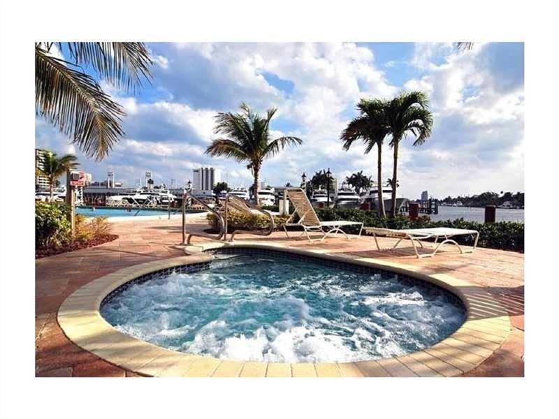 1 Las Olas Circle 1413 Property Photo 31