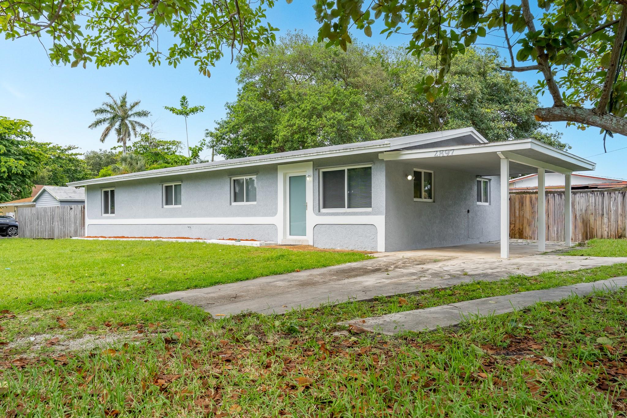 2897 SW 17th St Property Photo 1