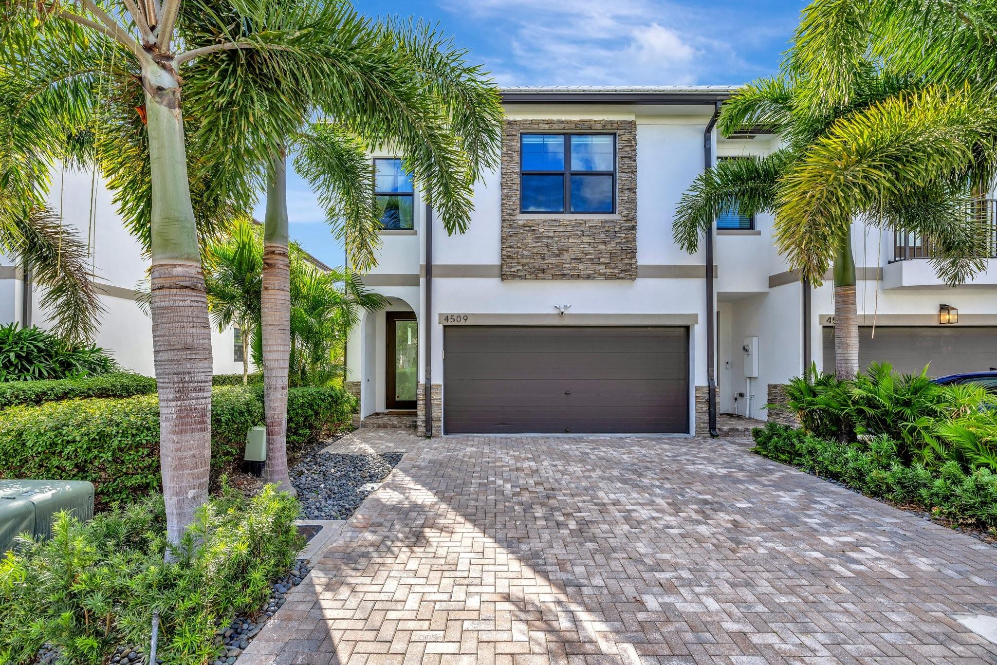 4509 E Aqua Bella Ln 4509 Property Photo 1