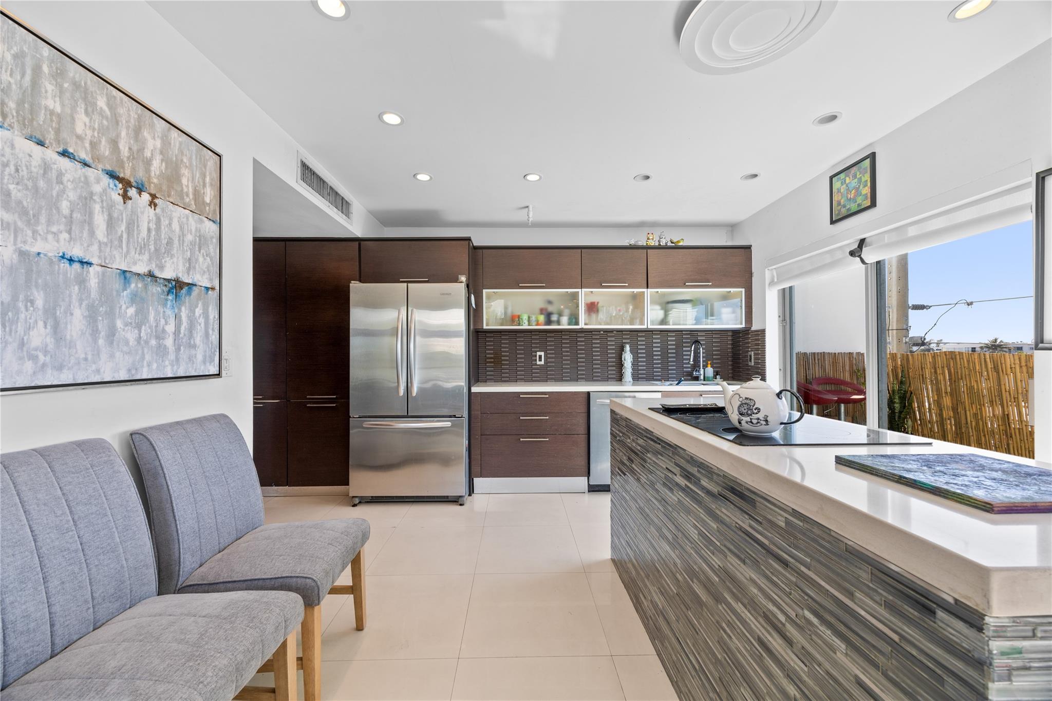 7744 Collins Ave 20 Property Photo 16