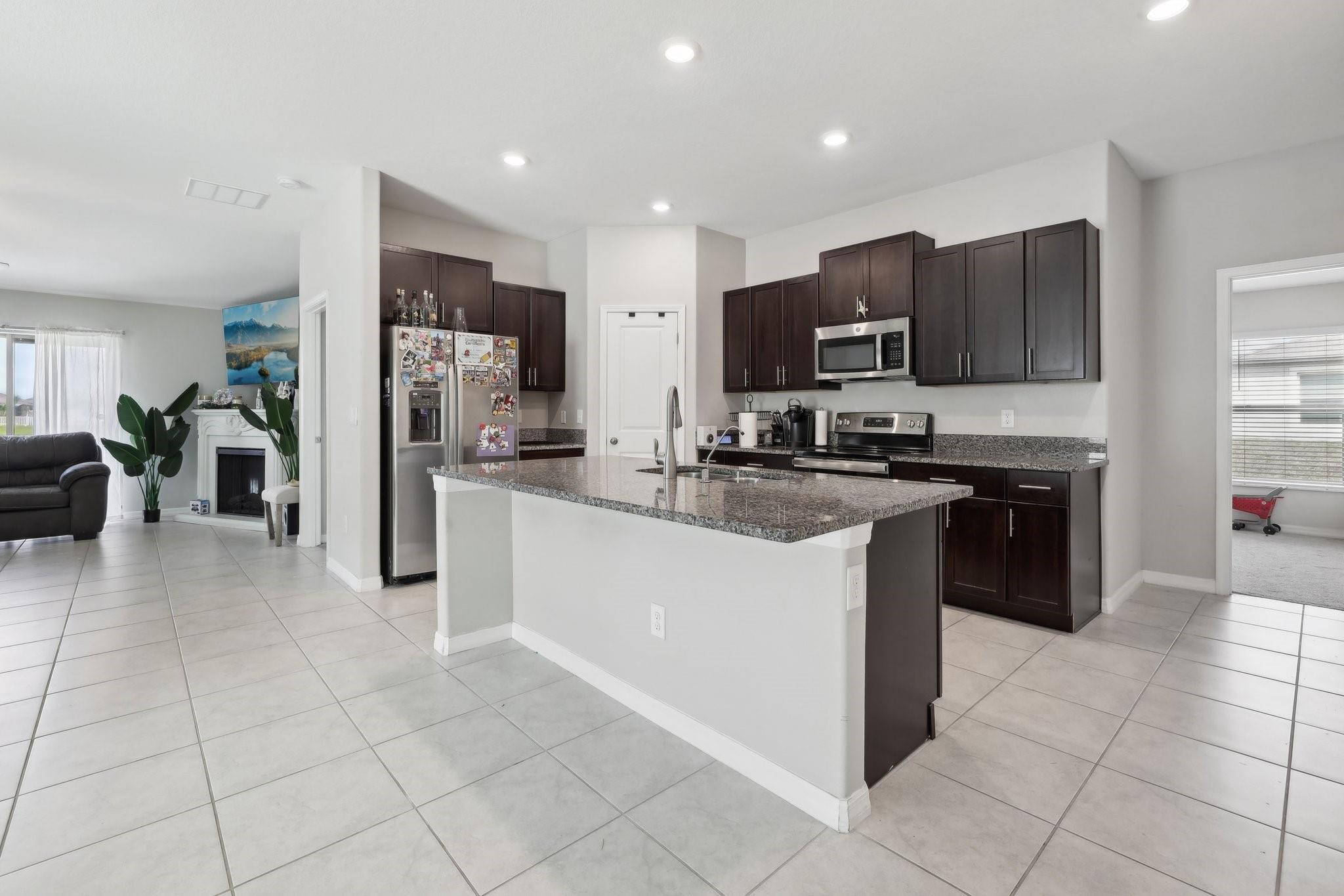 16621 Sunburst Lake Street Property Photo 7
