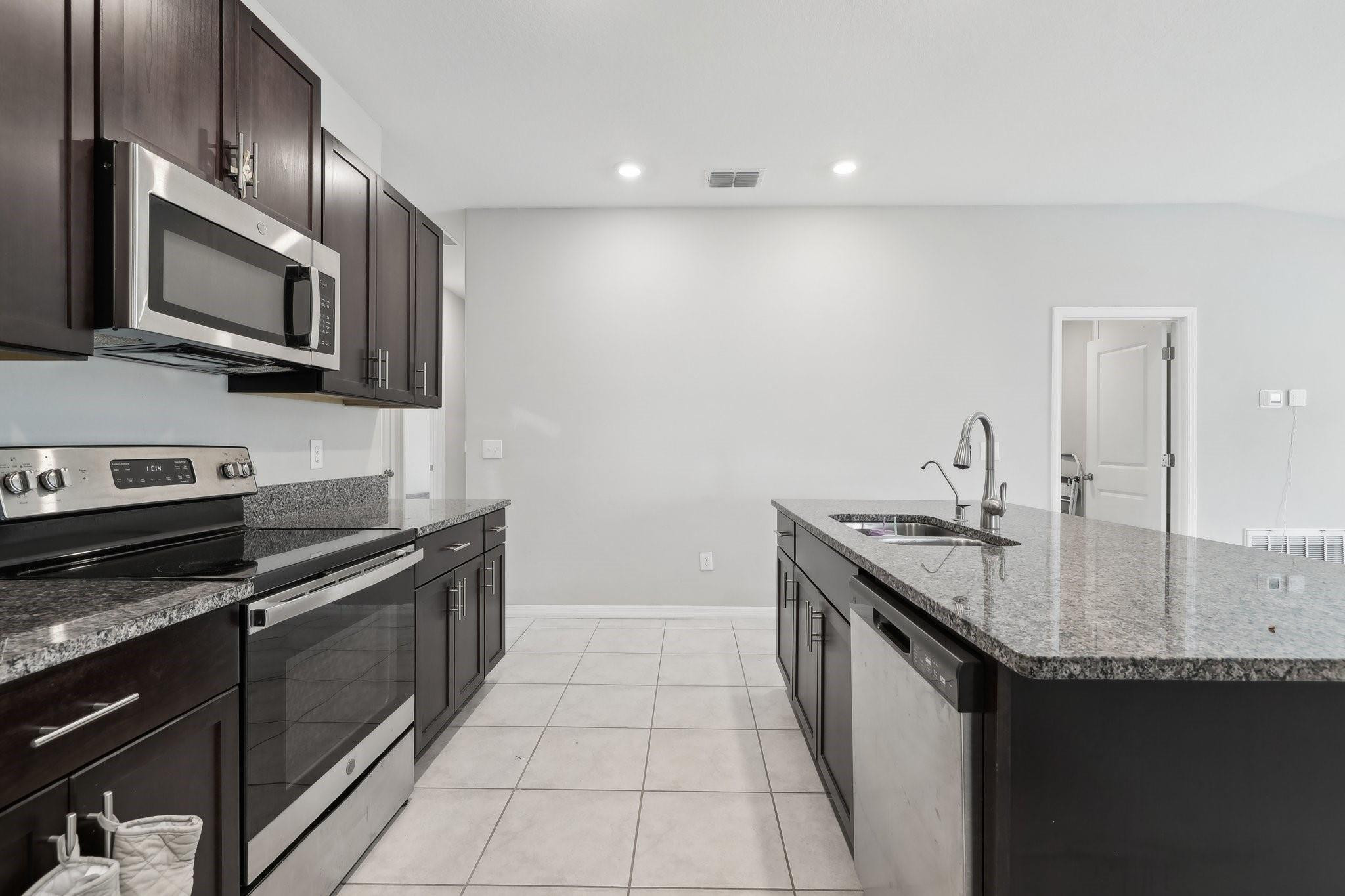16621 Sunburst Lake Street Property Photo 9