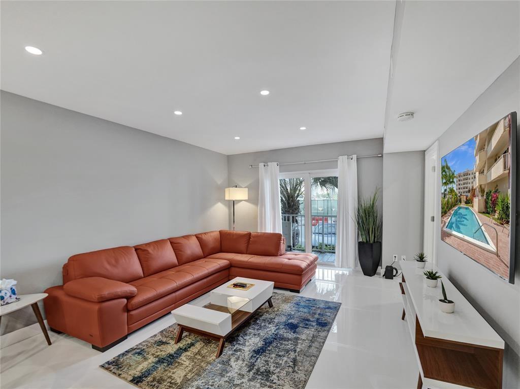 200 S Birch Rd 101 Property Photo 6