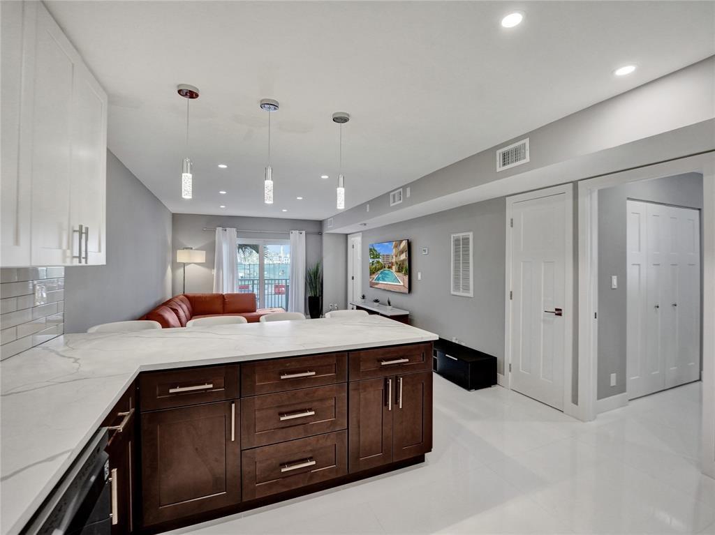 200 S Birch Rd 101 Property Photo 10