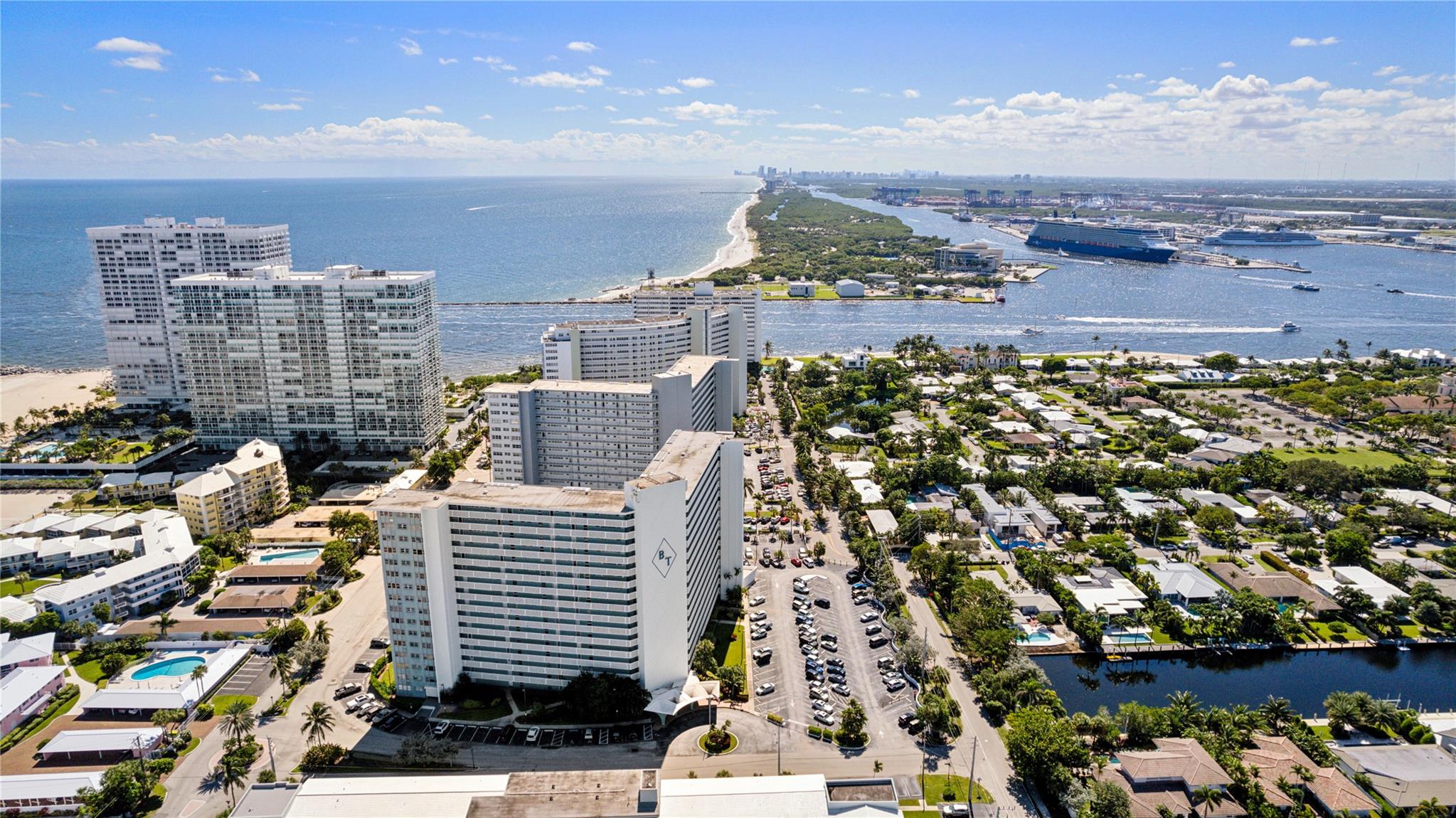 1900 S Ocean Dr 905 Property Photo 32