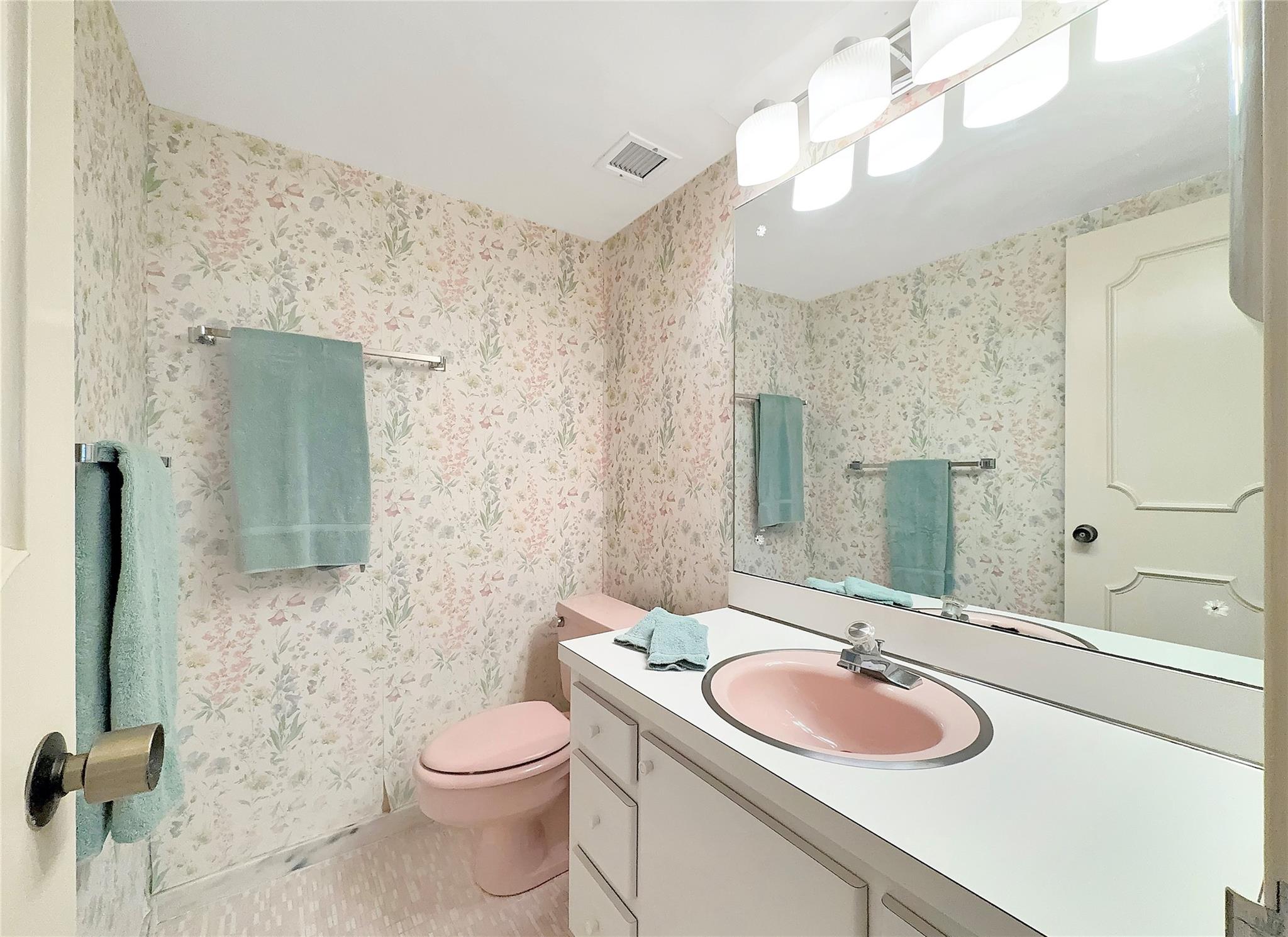 2000 S Ocean Dr 909 Property Photo 15