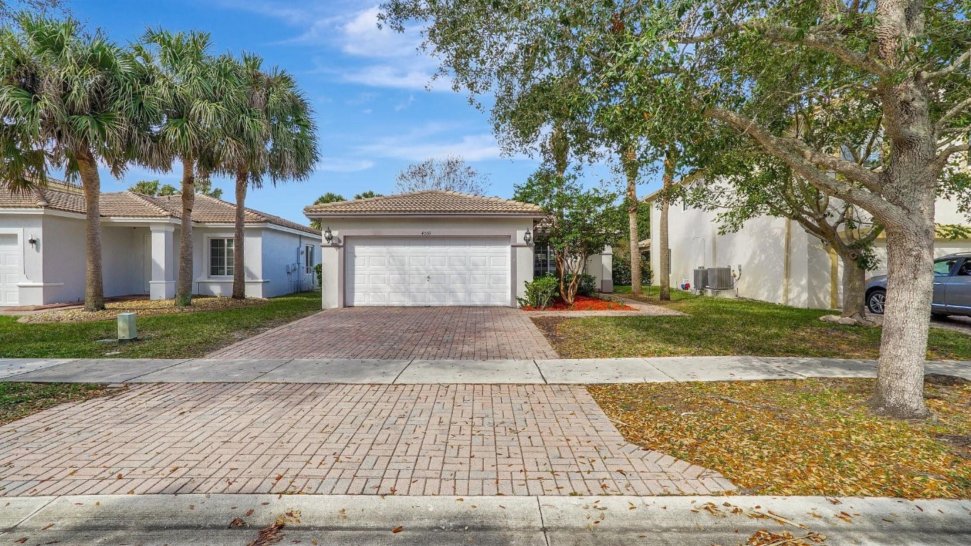 4558 SW 125th Lane