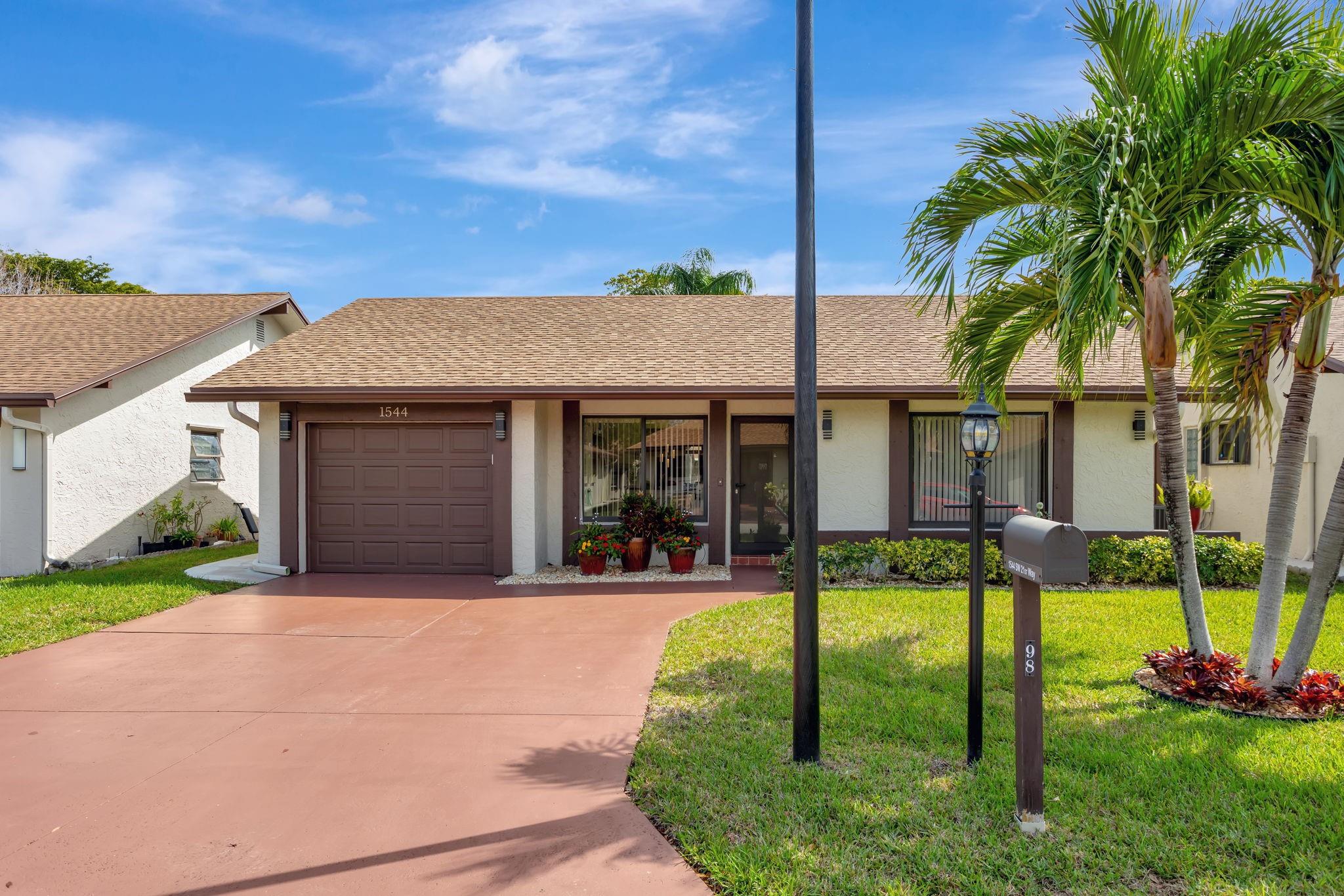 1544 Sw 21st Way Property Photo 1