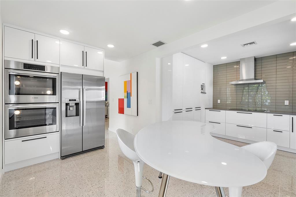 450 N Victoria Park Rd Property Photo 17
