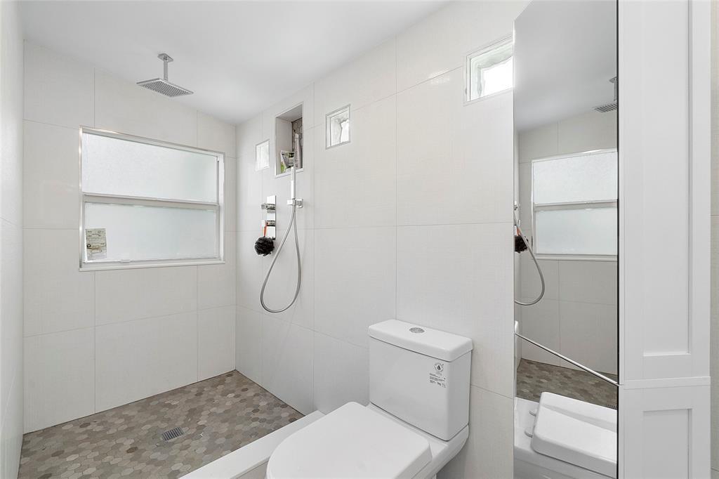 450 N Victoria Park Rd Property Photo 22