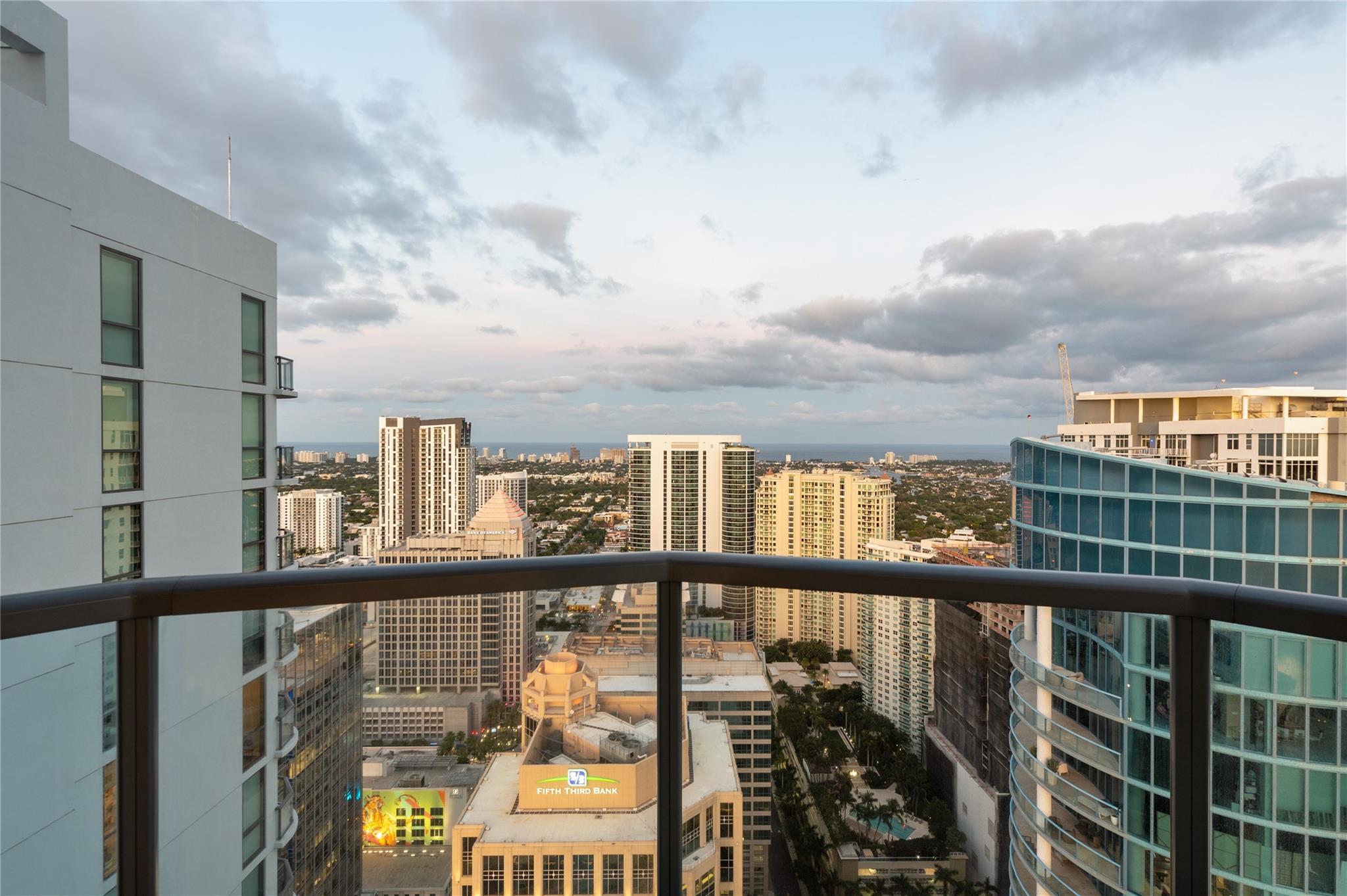 100 E Las Olas Blvd 4504 Property Photo 6