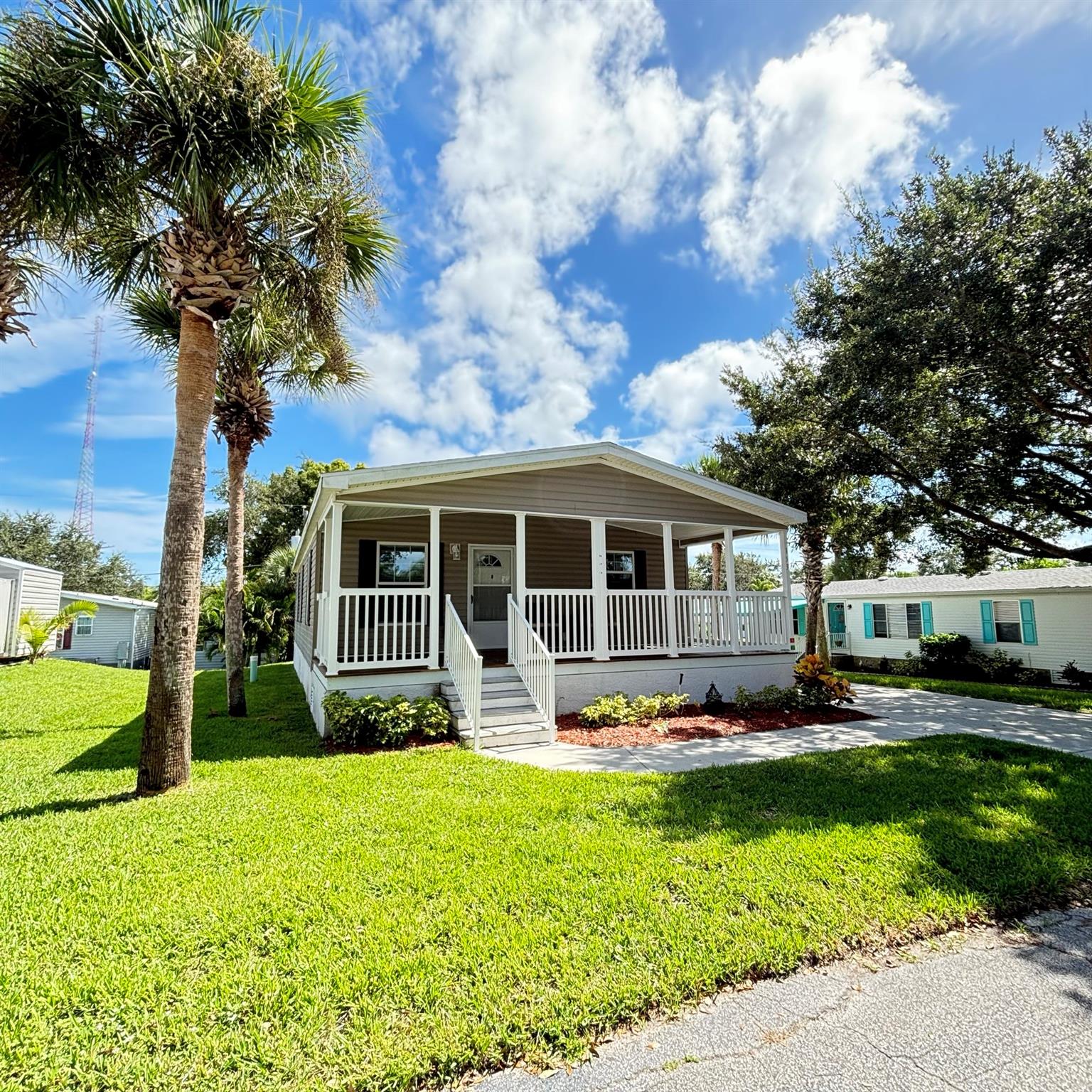 153 Skipper Ln Property Photo 1