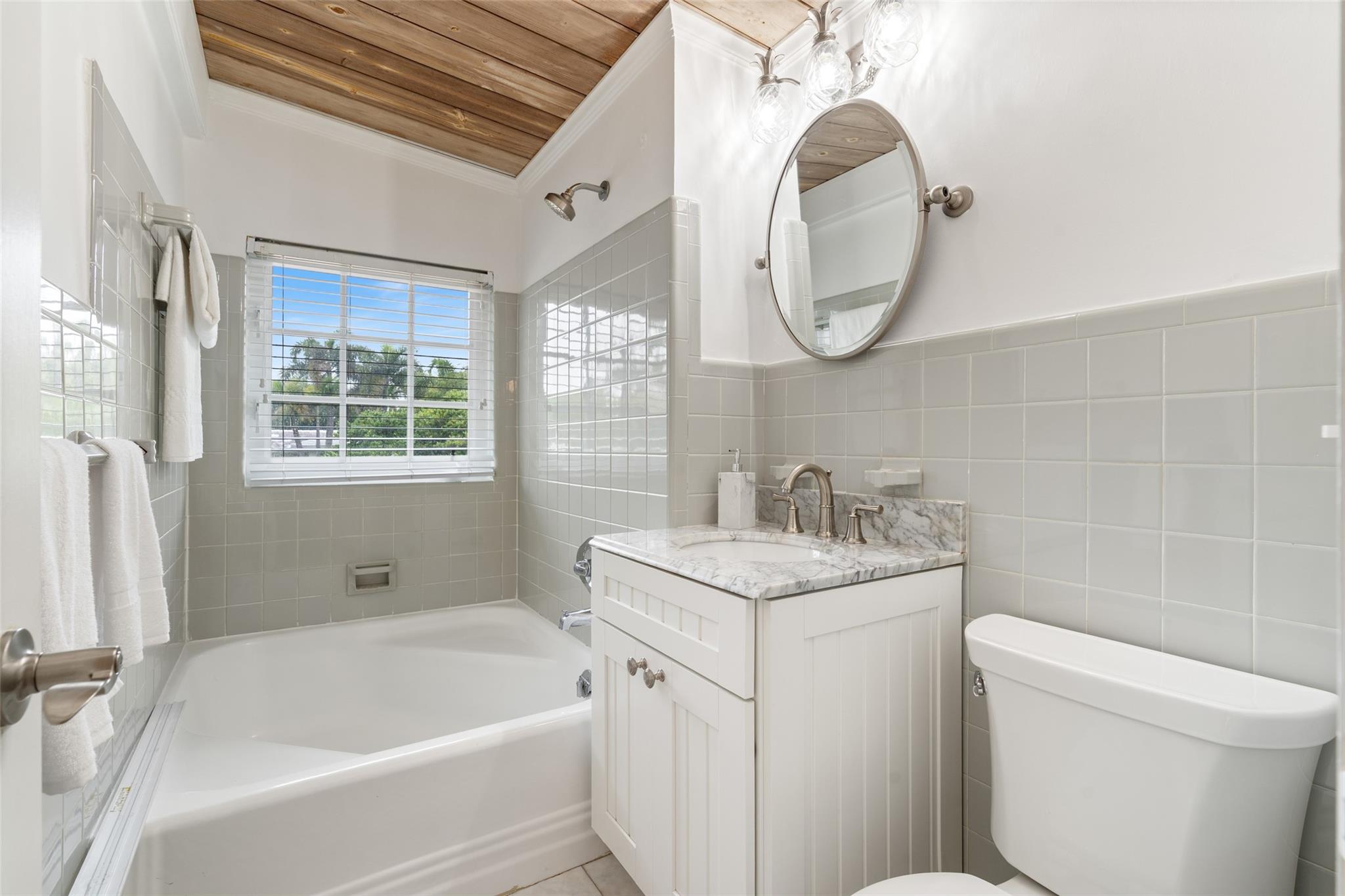 1900 Admirals Way Property Photo 33