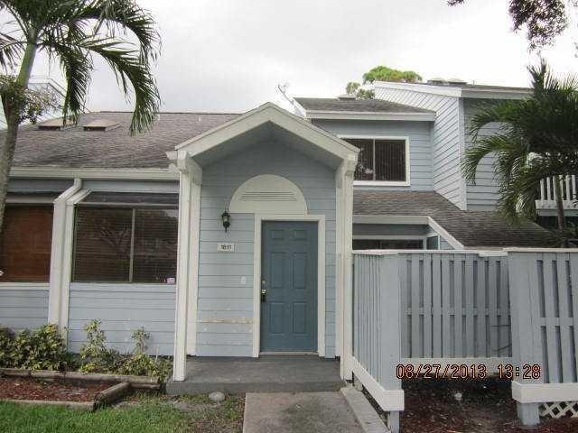 1811 Racquet Ct 1811 Property Photo 1