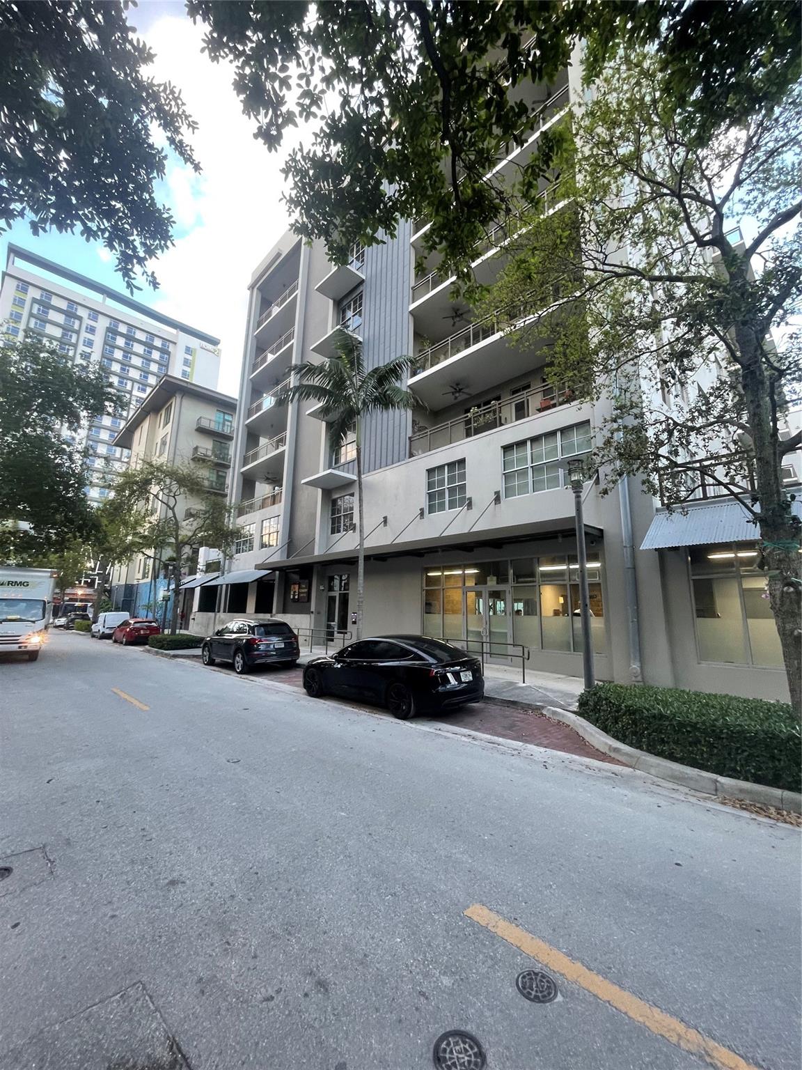 411 Nw 1st Ave 404 Property Photo 1