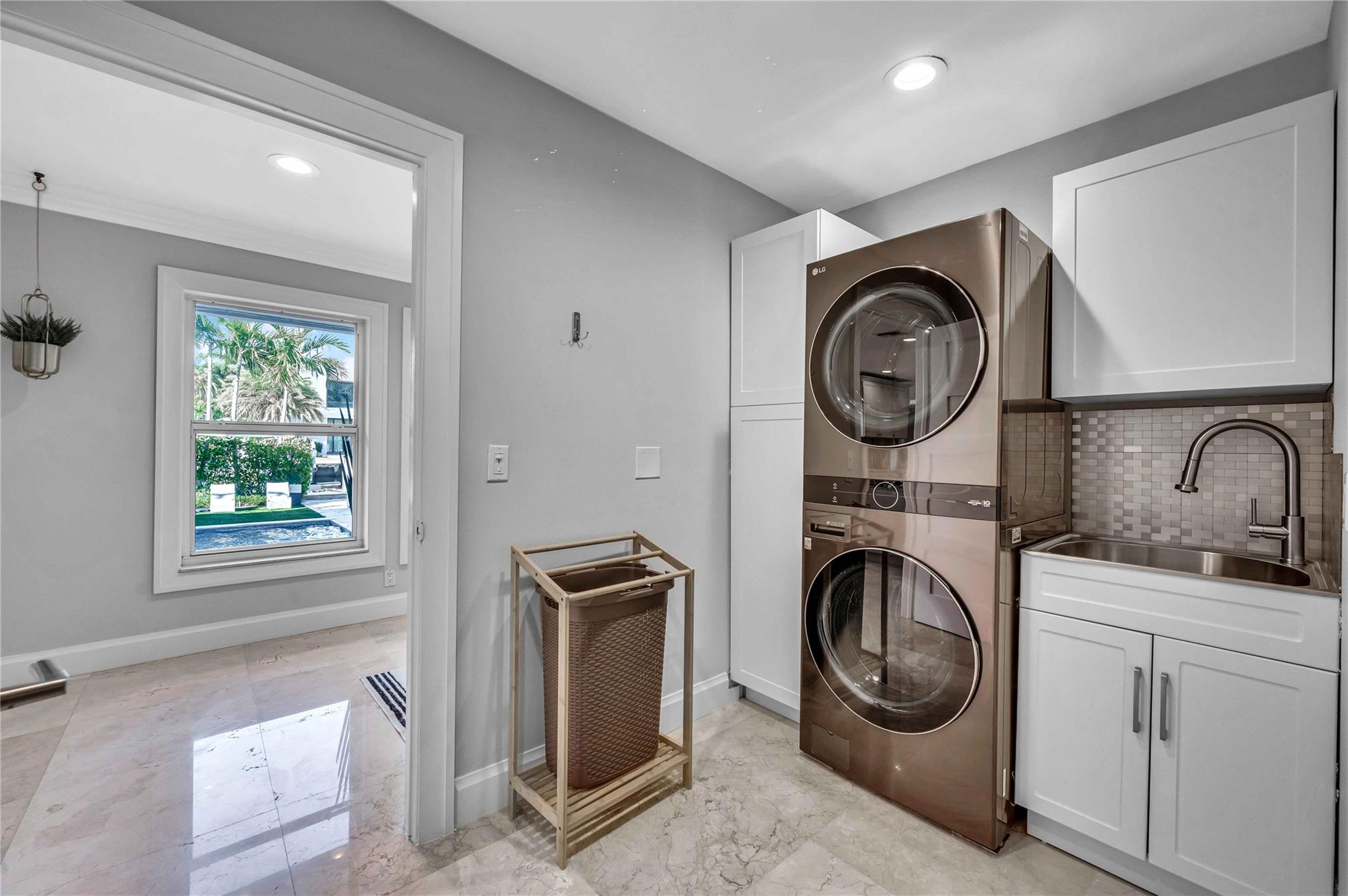 2323 Delmar Pl Property Photo 41