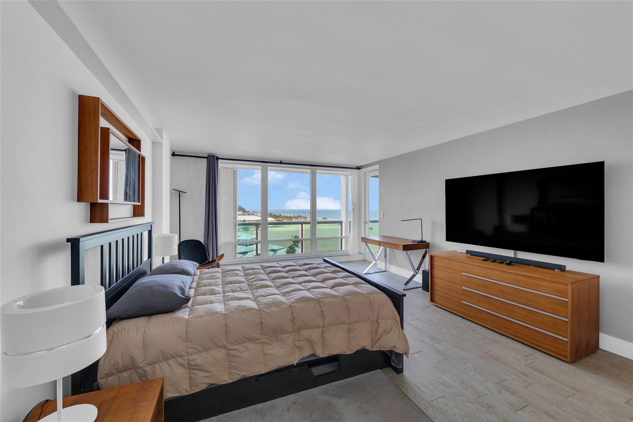 2100 S Ocean Ln 709 Property Photo 15